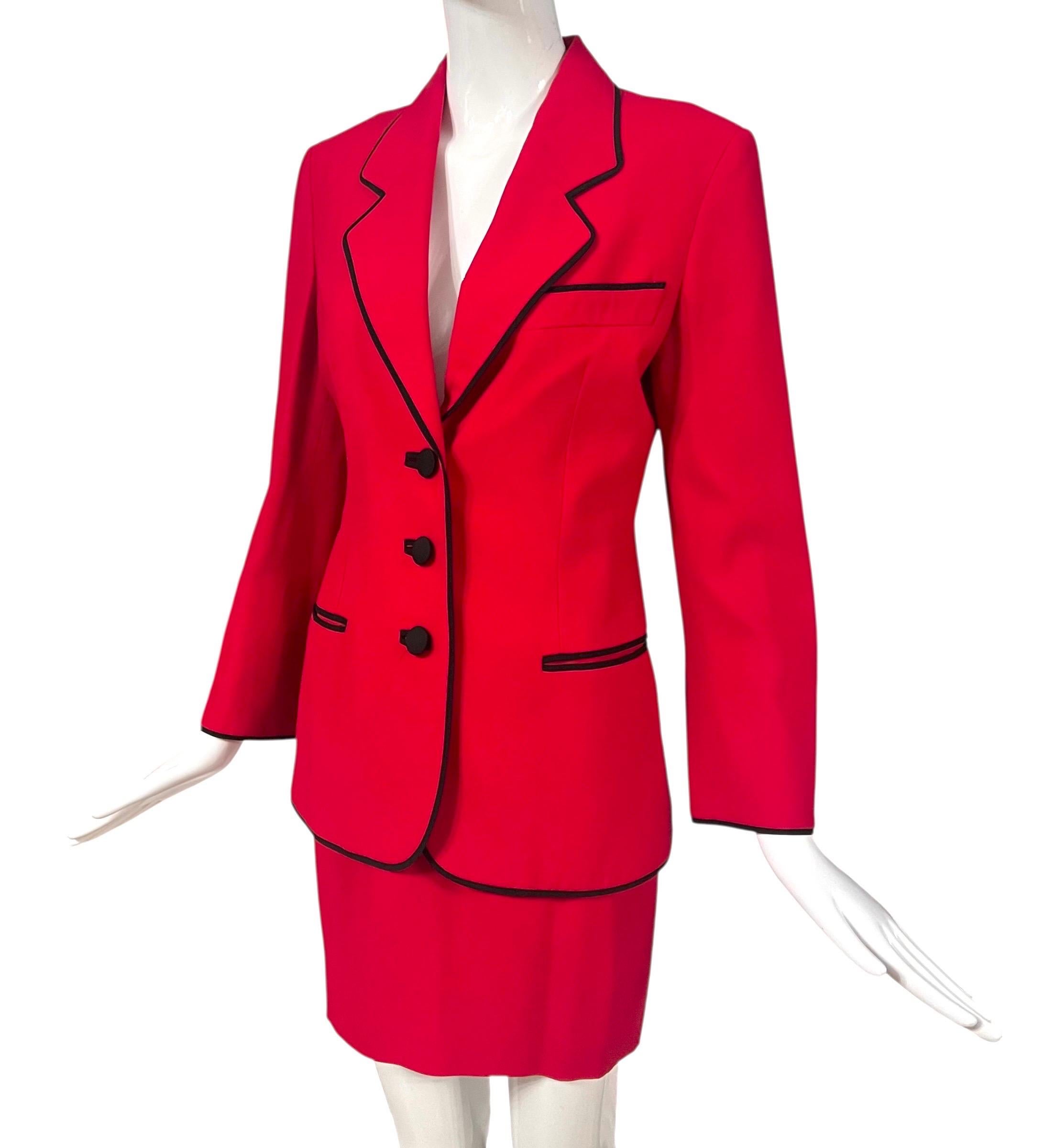 Rosso Abito Moschino Couture vintage anni '90 con gonna rossa e smile in vendita