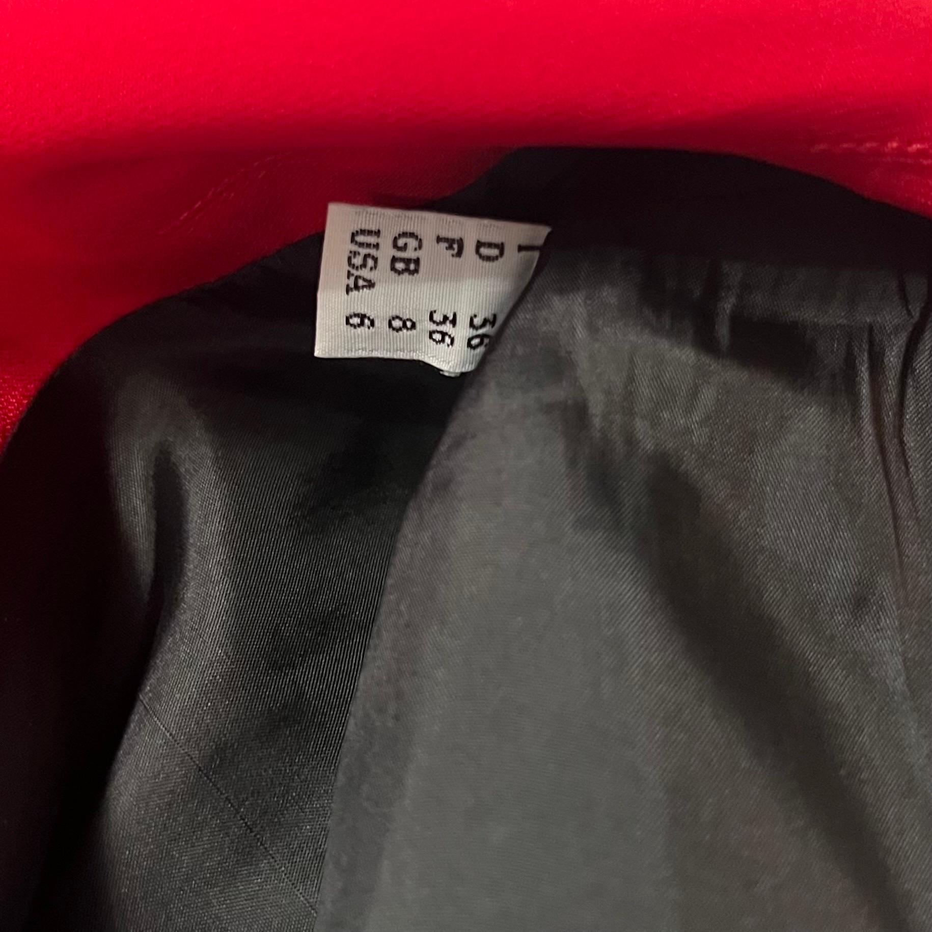 Abito Moschino Couture vintage anni '90 con gonna rossa e smile in vendita 3