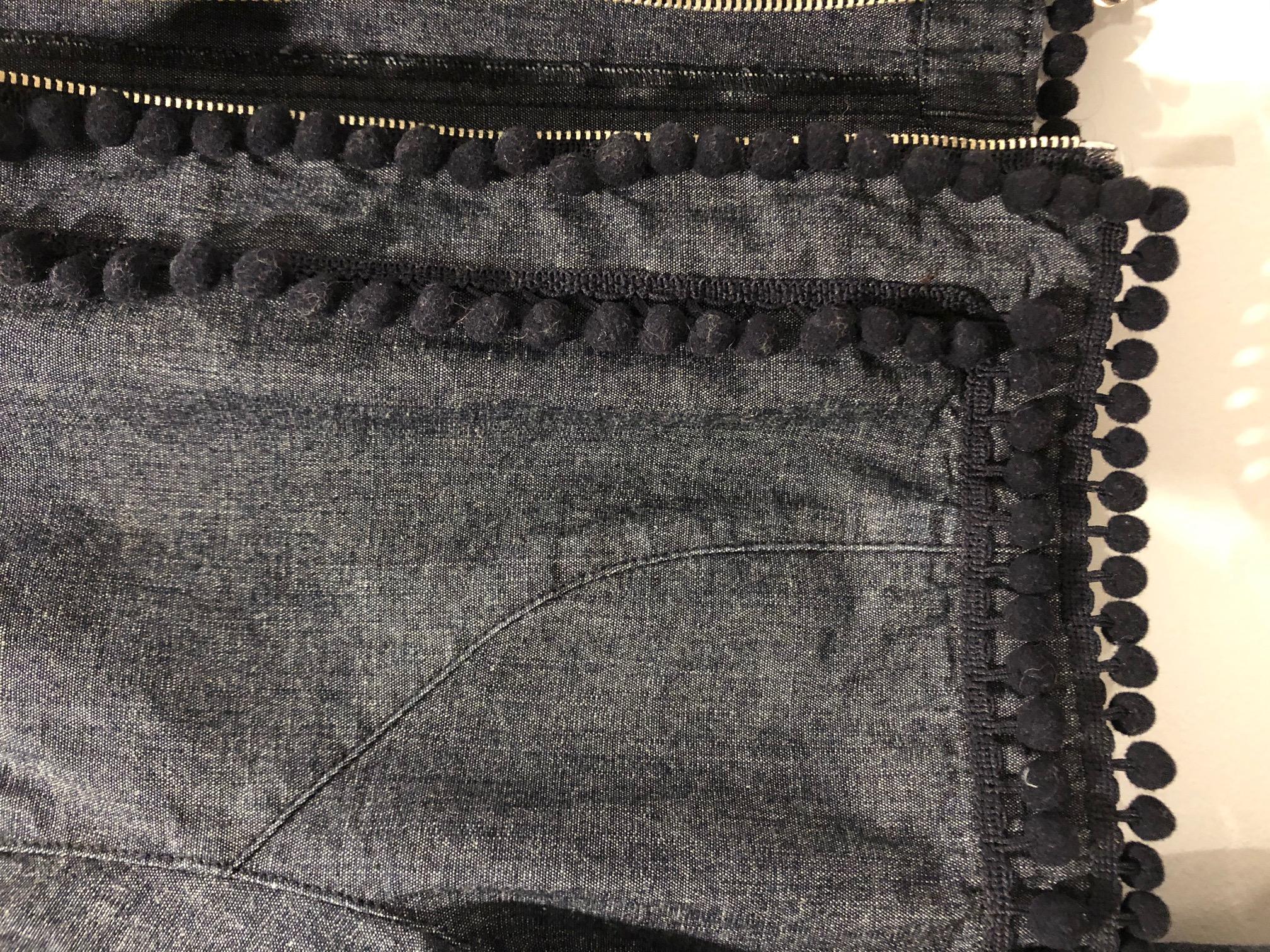 1990er Moschino Denim Pom Pom Bolero Kurzjacke im Angebot 1