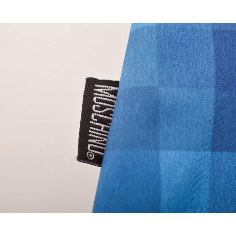 1990er Moschino Digital Pixelated Blue Satin A Line Digitales Muster Minirock (Blau) im Angebot