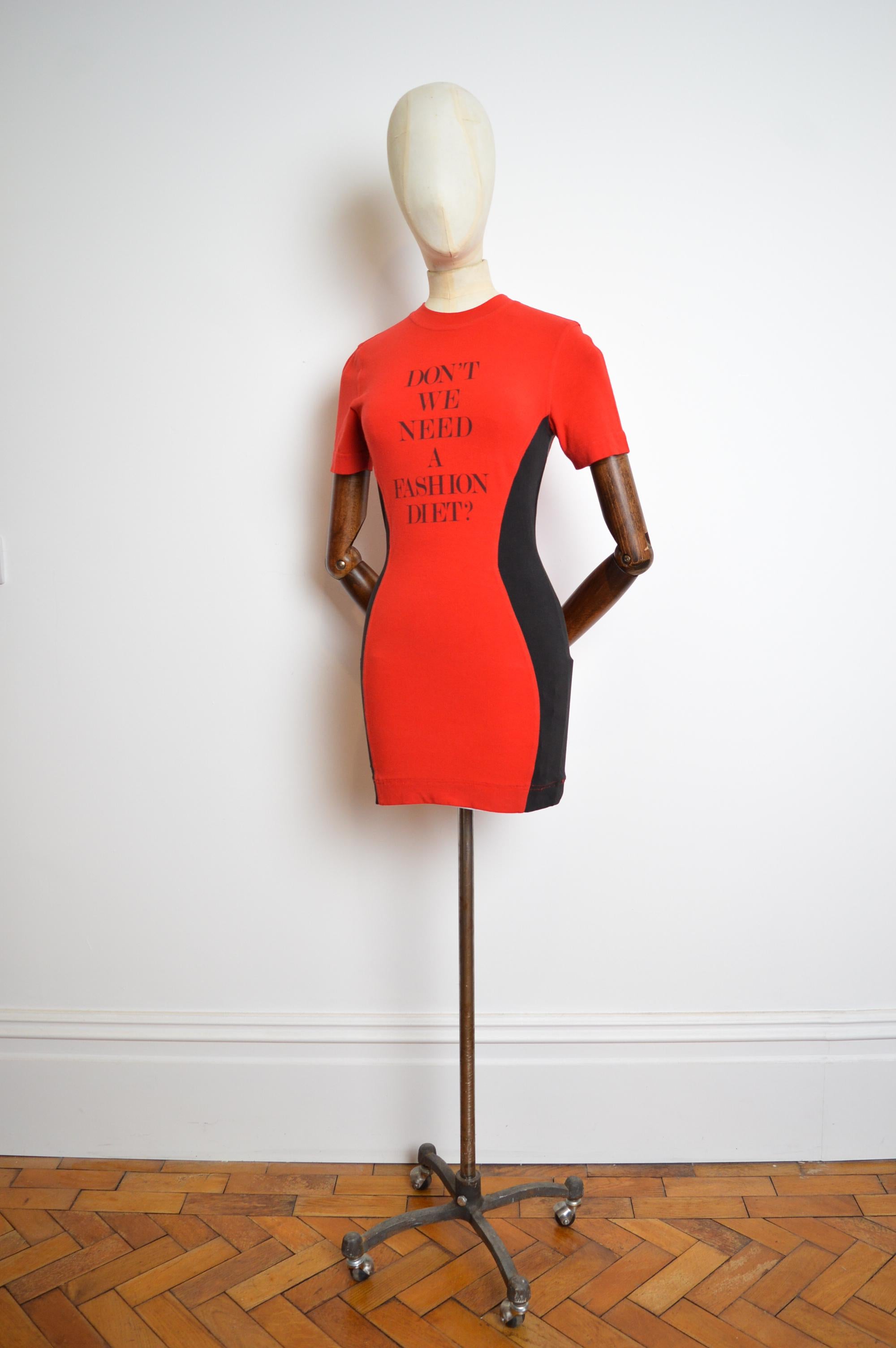 Women's 1990's MOSCHINO Don’t we need a Fashion Diet Slogan red Body con mini dress For Sale