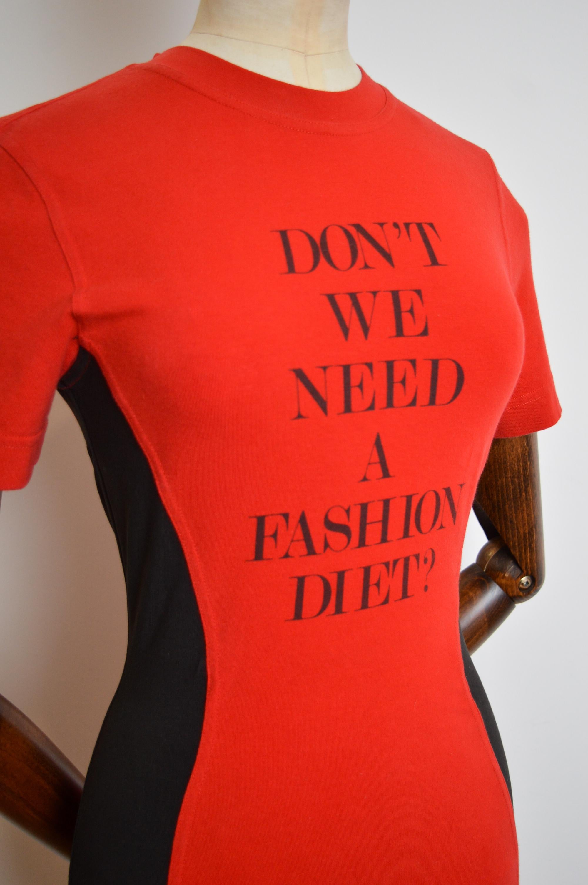 1990's MOSCHINO Don’t we need a Fashion Diet Slogan red Body con mini dress For Sale 3