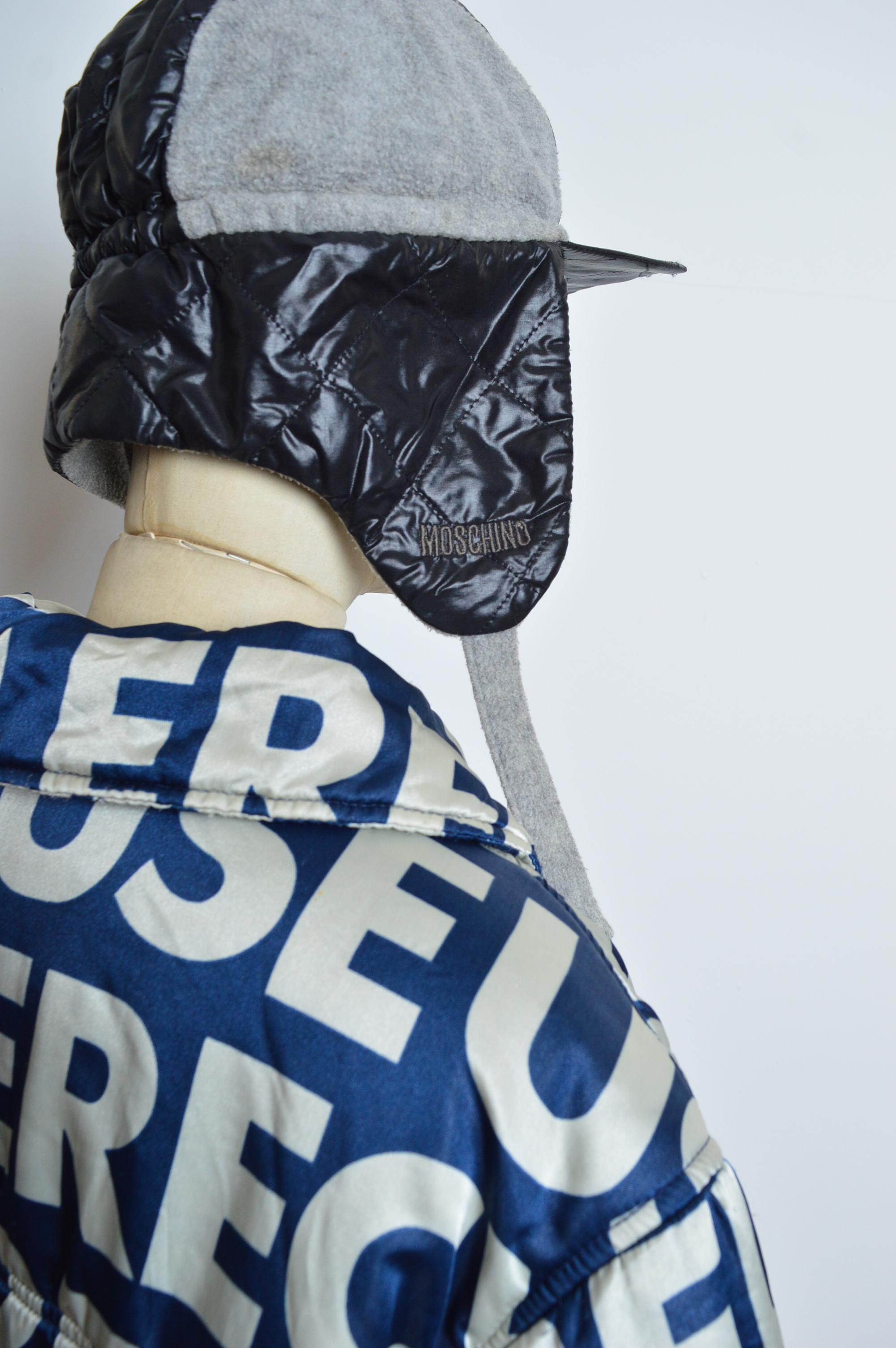 1990's MOSCHINO Jeans Raver Cap - Trapper Hat in Grey and Black In Good Condition For Sale In Sheffield, GB