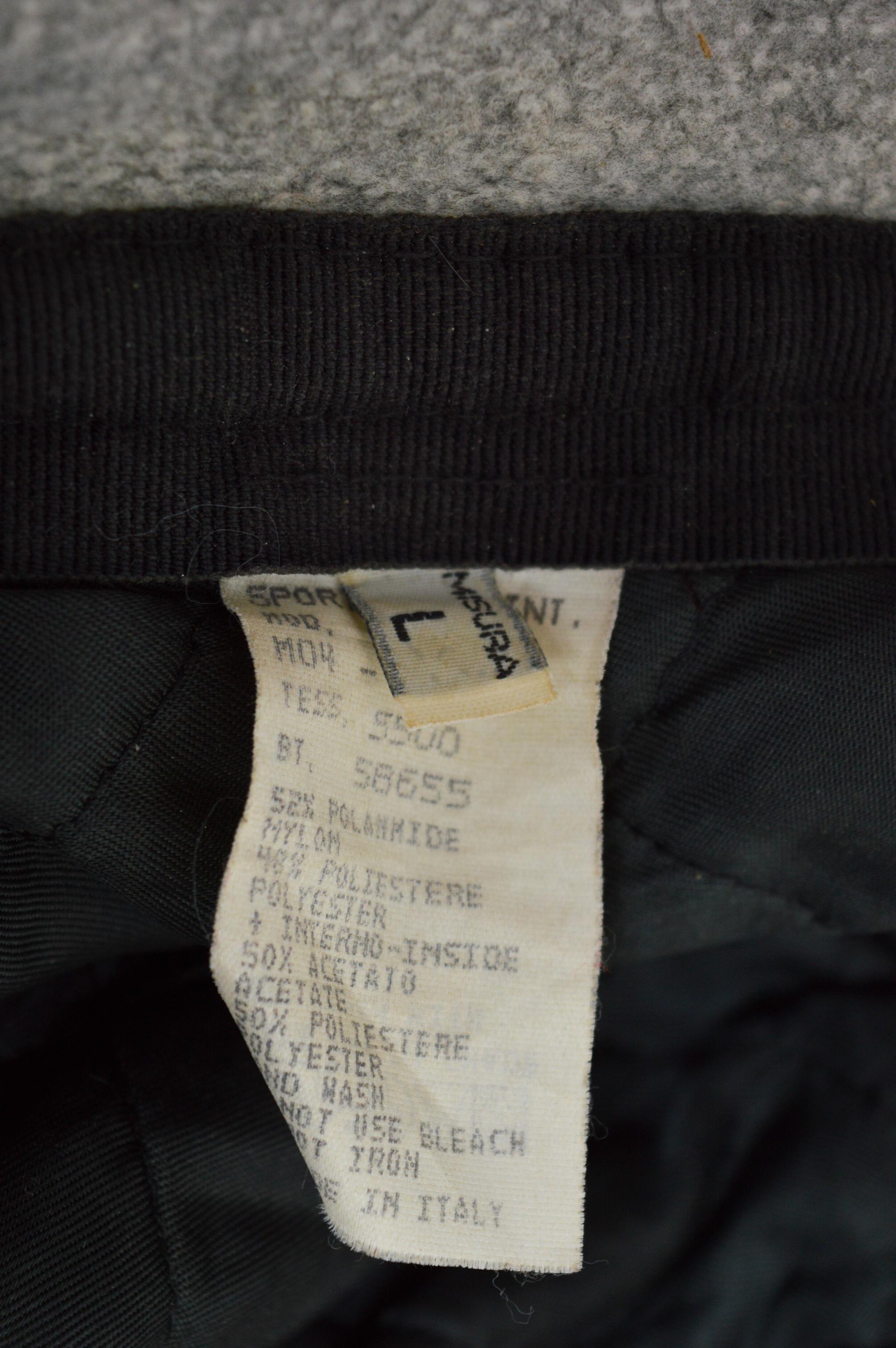 1990's MOSCHINO Jeans Raver Cap - Trapper Hat in Grey and Black For Sale 3