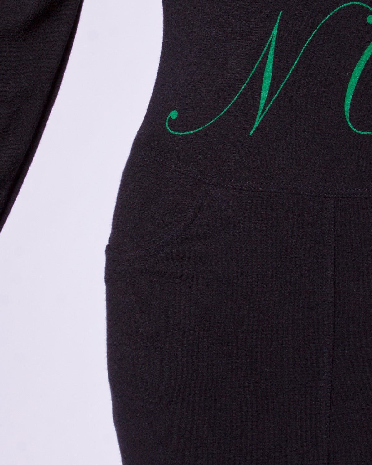 Moschino Jeans - Robe à manches longues vintage avec imprimé graphique « M.O.S. CHI? NO! » NO! » Robe à manches longues en vente 2