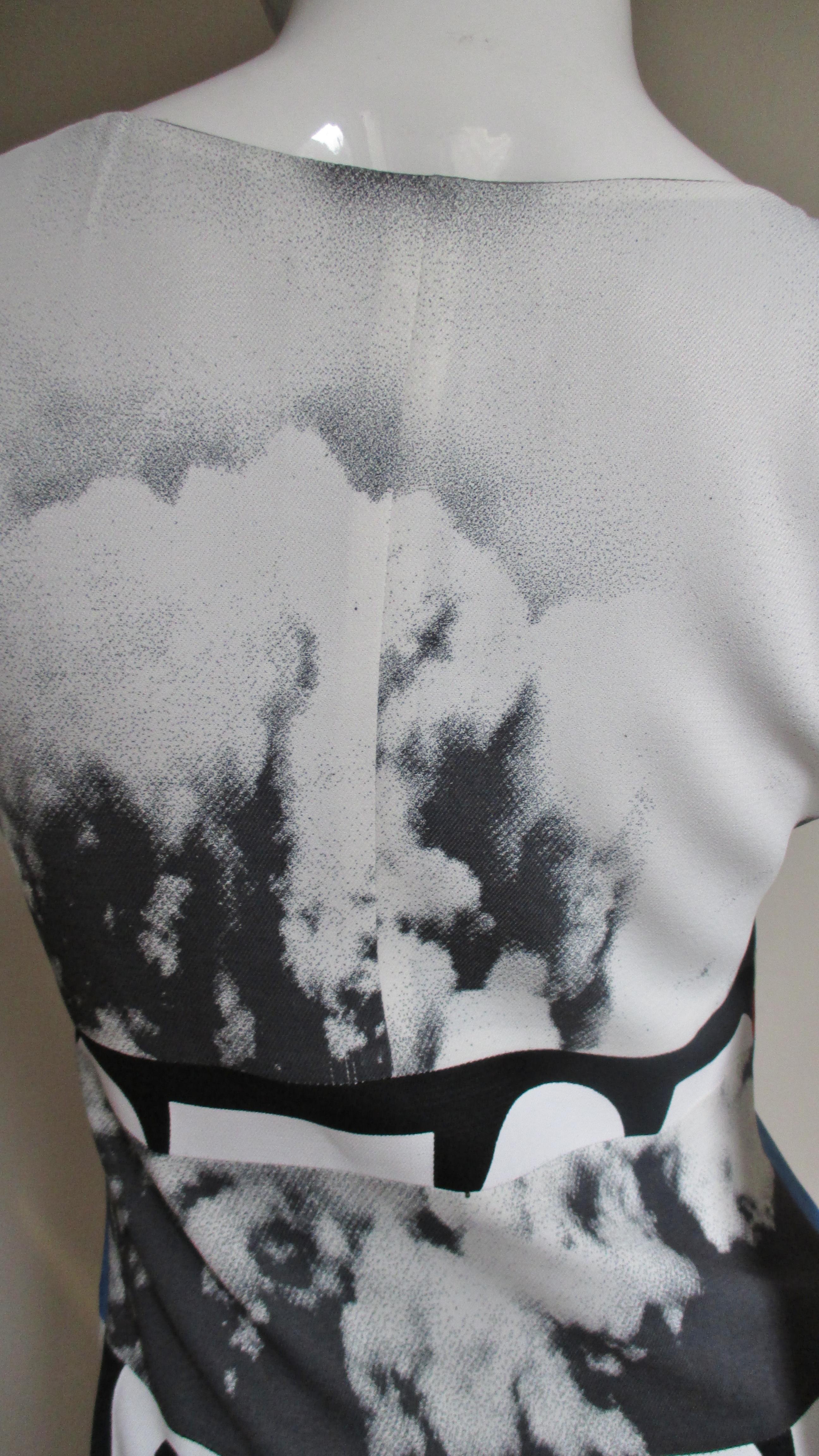 Abito Moschino Peace and Stop War in vendita 5