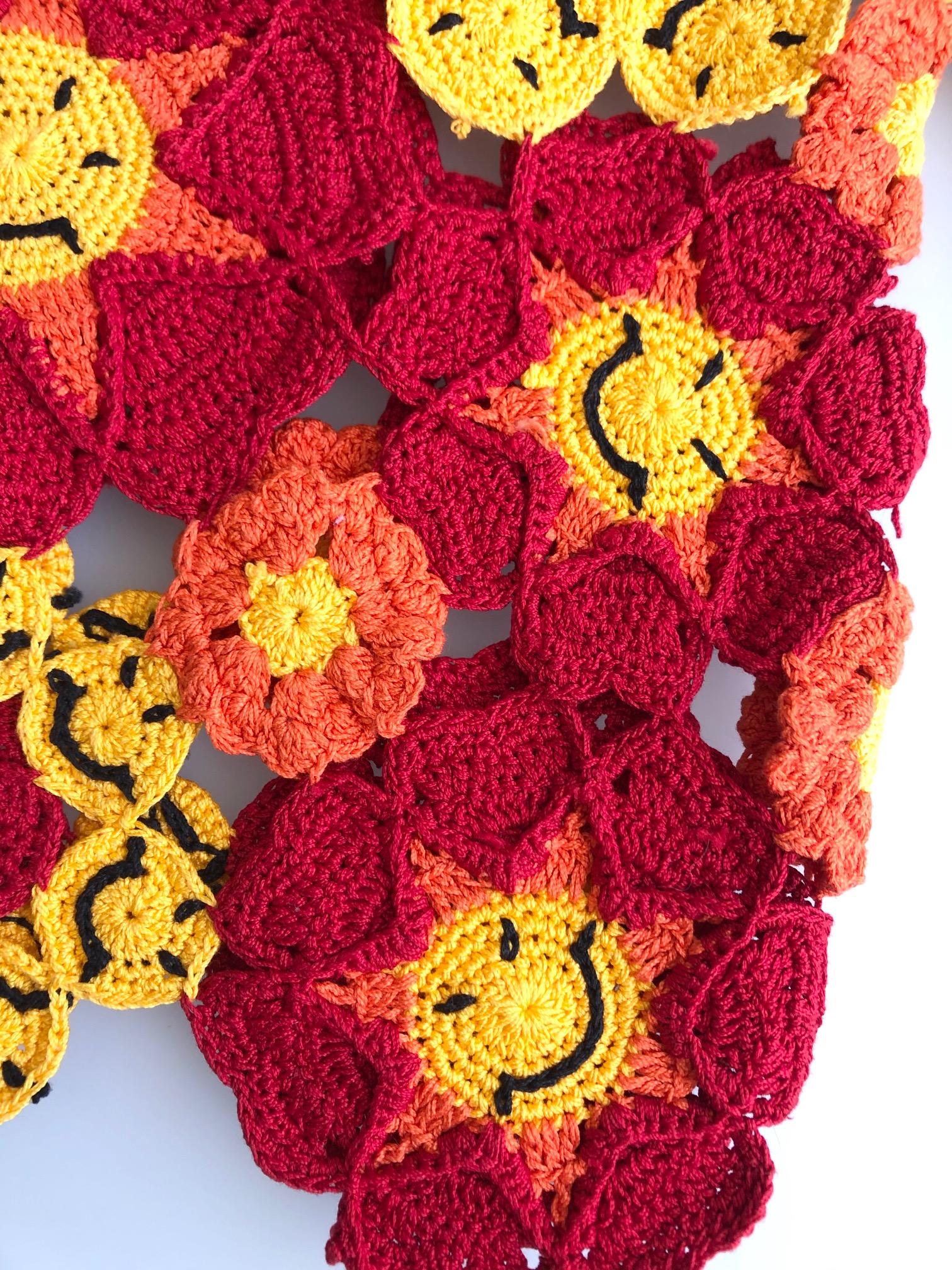 crochet smiley face flower