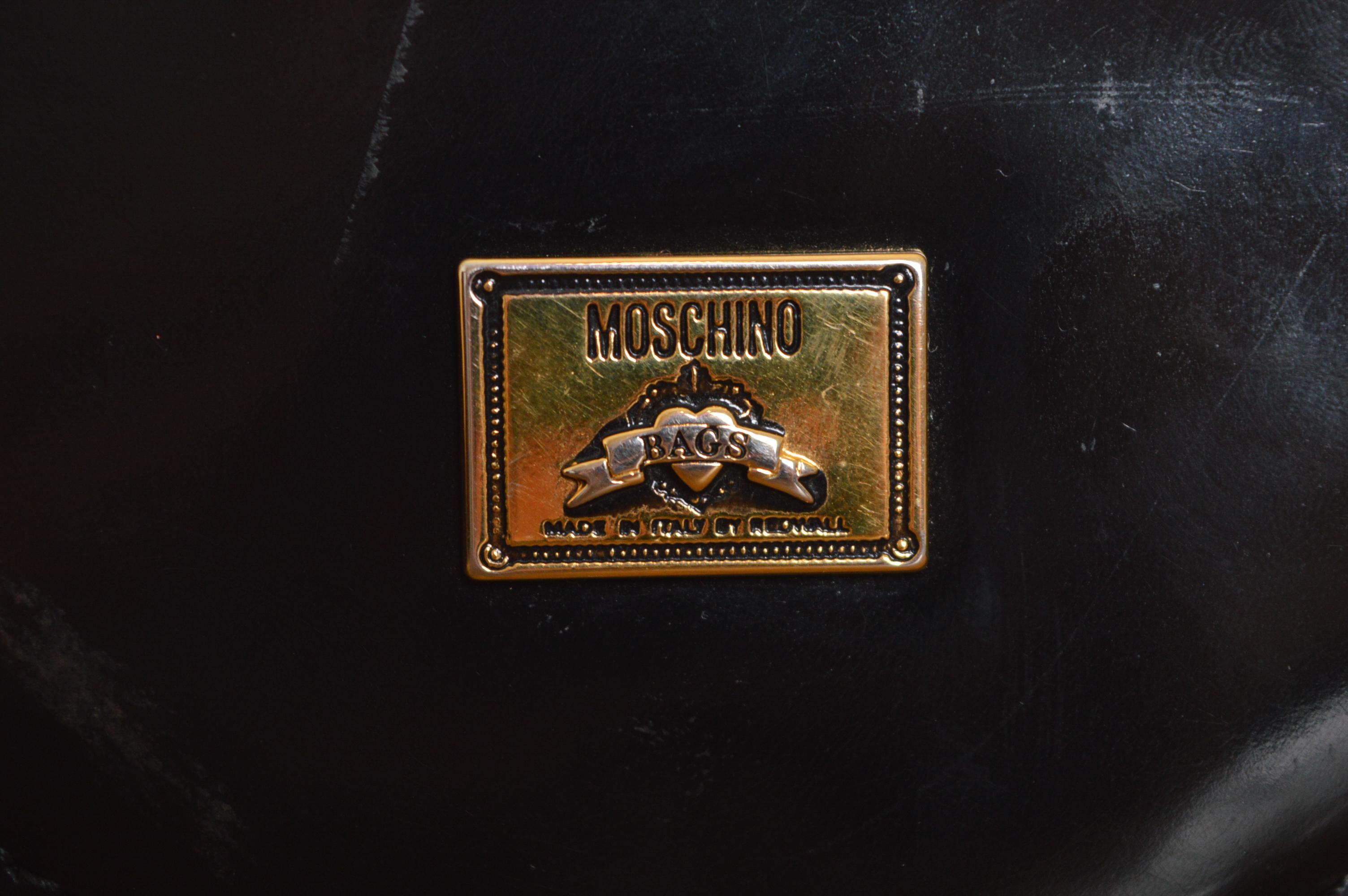 Mini Minaudière circulaire Love Heart rouge de Moschino 1990 - Sac à main en vente 8