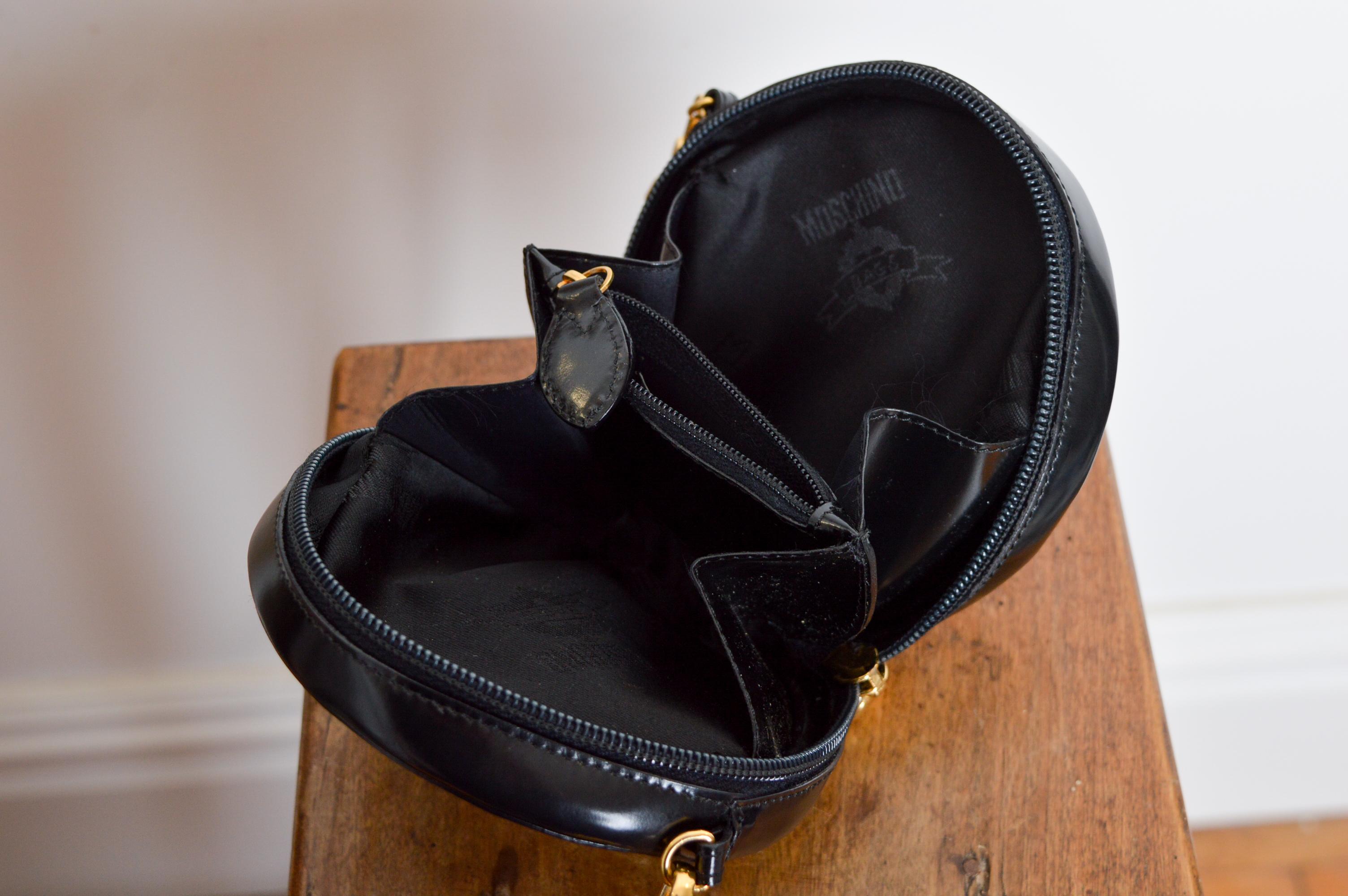 Mini Minaudière circulaire Love Heart rouge de Moschino 1990 - Sac à main en vente 11