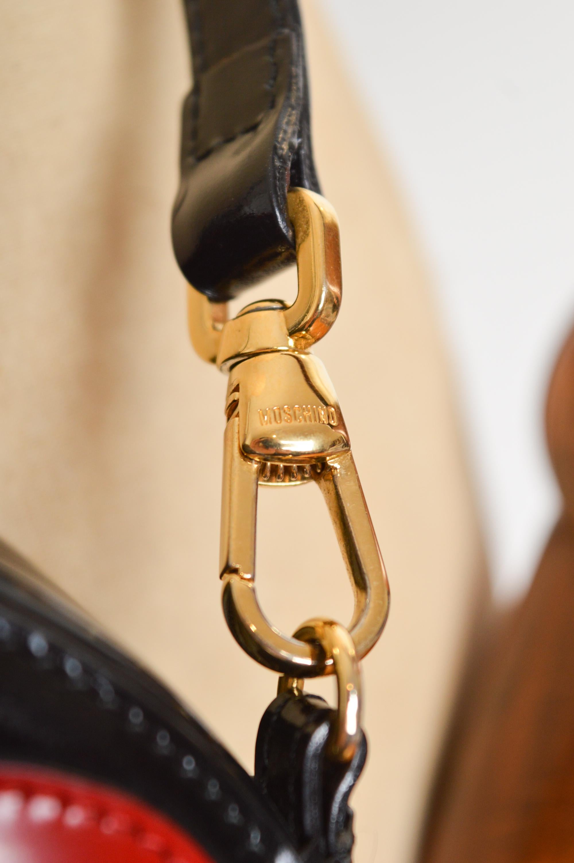 Mini Minaudière circulaire Love Heart rouge de Moschino 1990 - Sac à main en vente 13