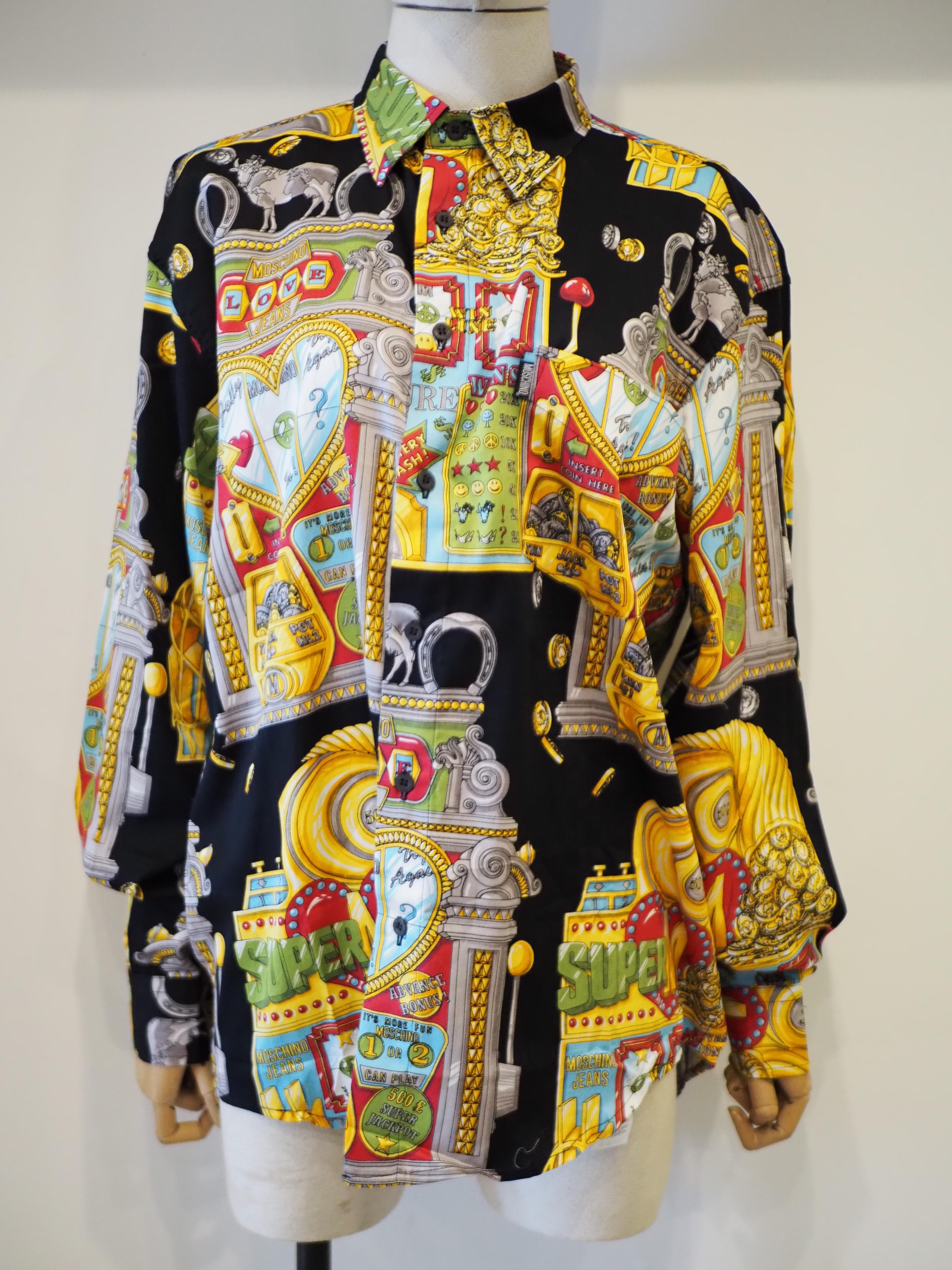 1990er Moschino Vintage ikonisches Slotter Casino mehrfarbiges Hemd im Angebot 5