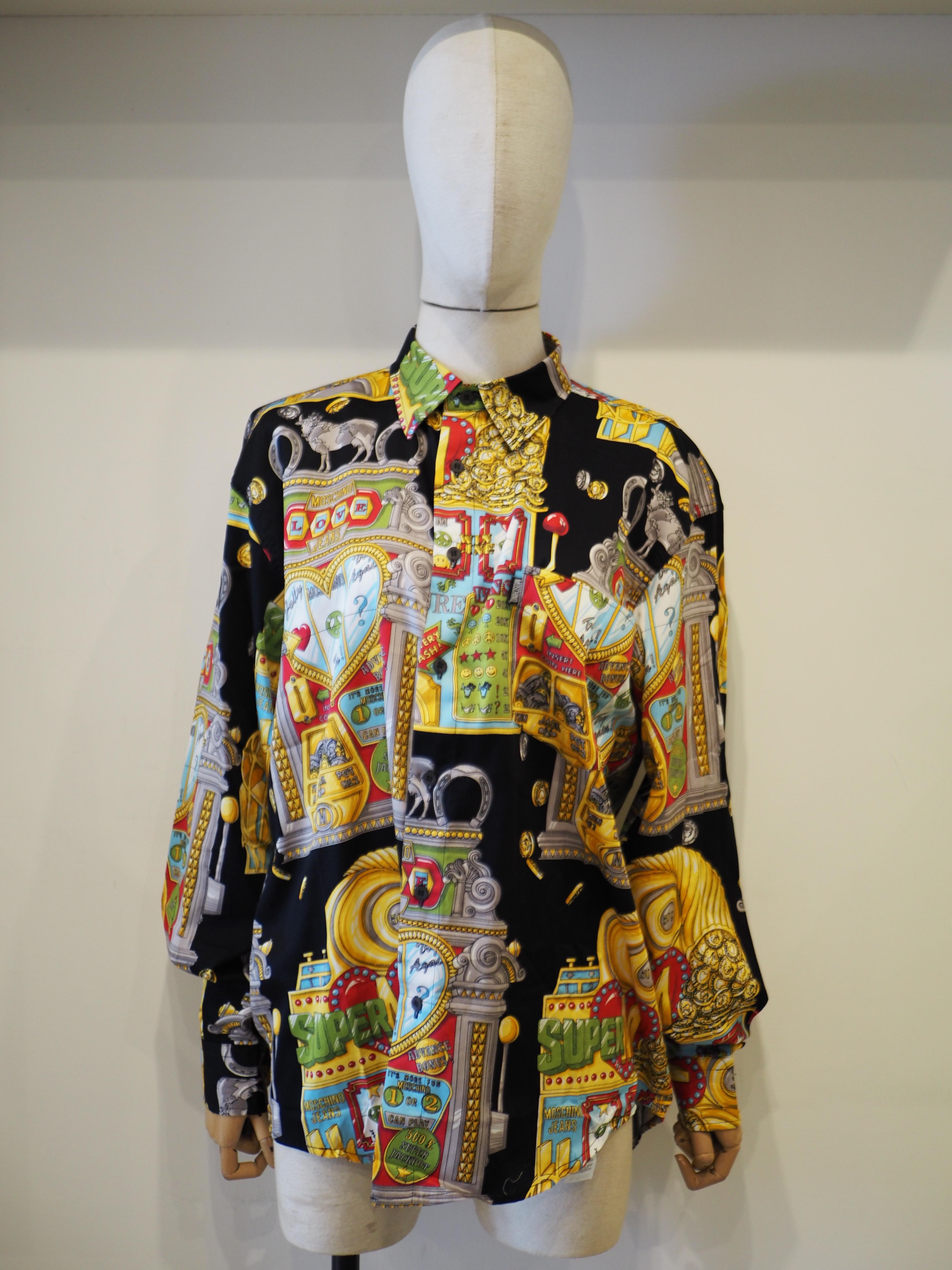 1990er Moschino Vintage ikonisches Slotter Casino mehrfarbiges Hemd im Angebot 3