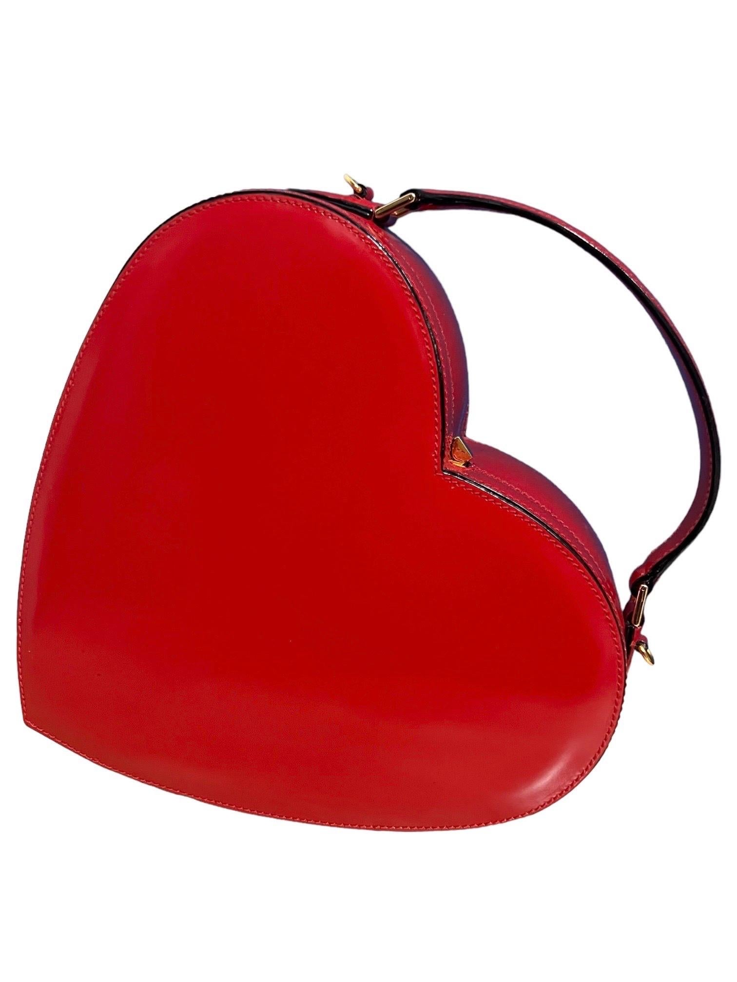 1990’s Moschino Vintage Red Leather Heart Bag seen on The Nanny For Sale 3