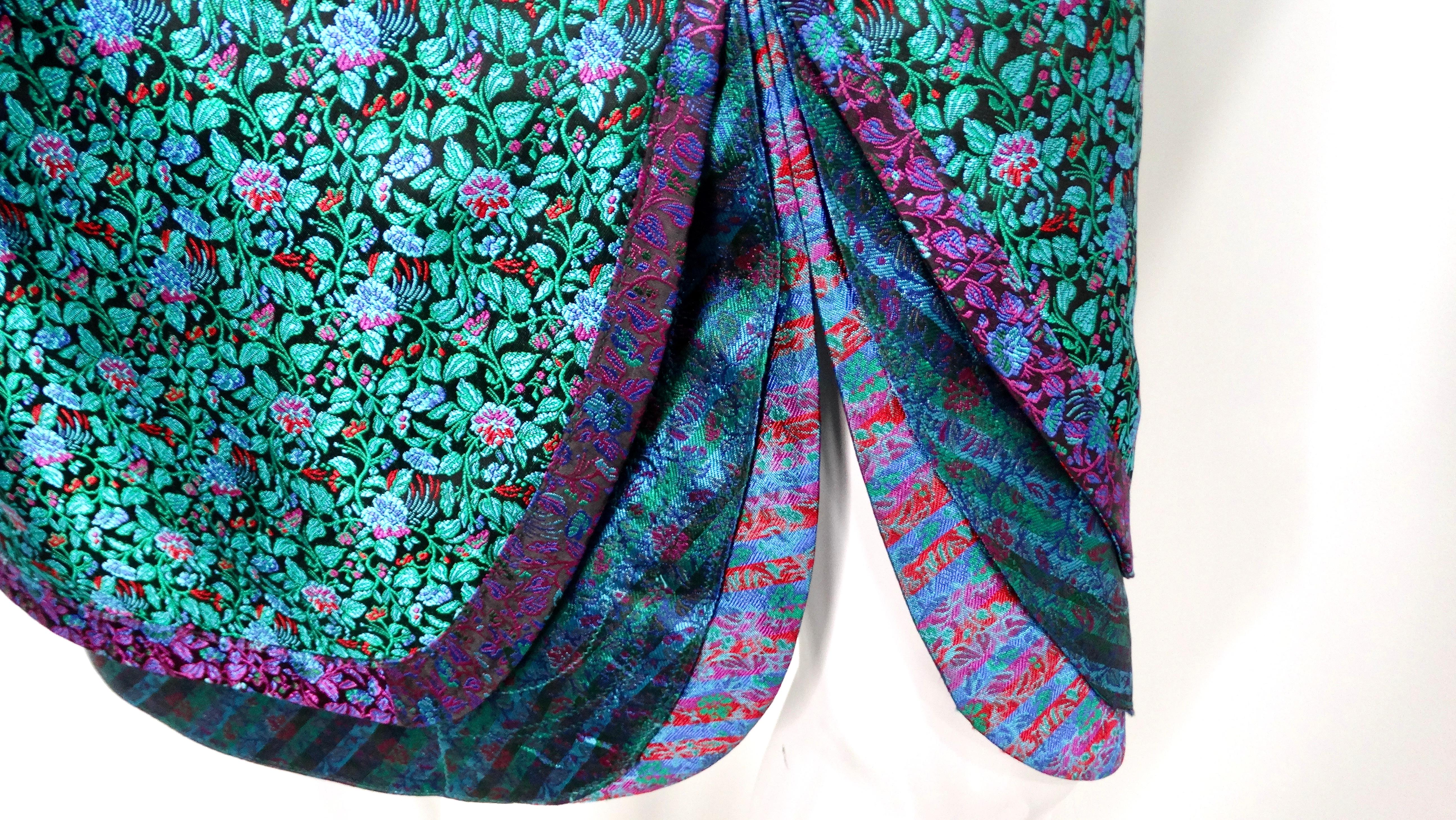 Donna Set top e gonna in broccato con stampa floreale multicolore degli anni '90 in vendita