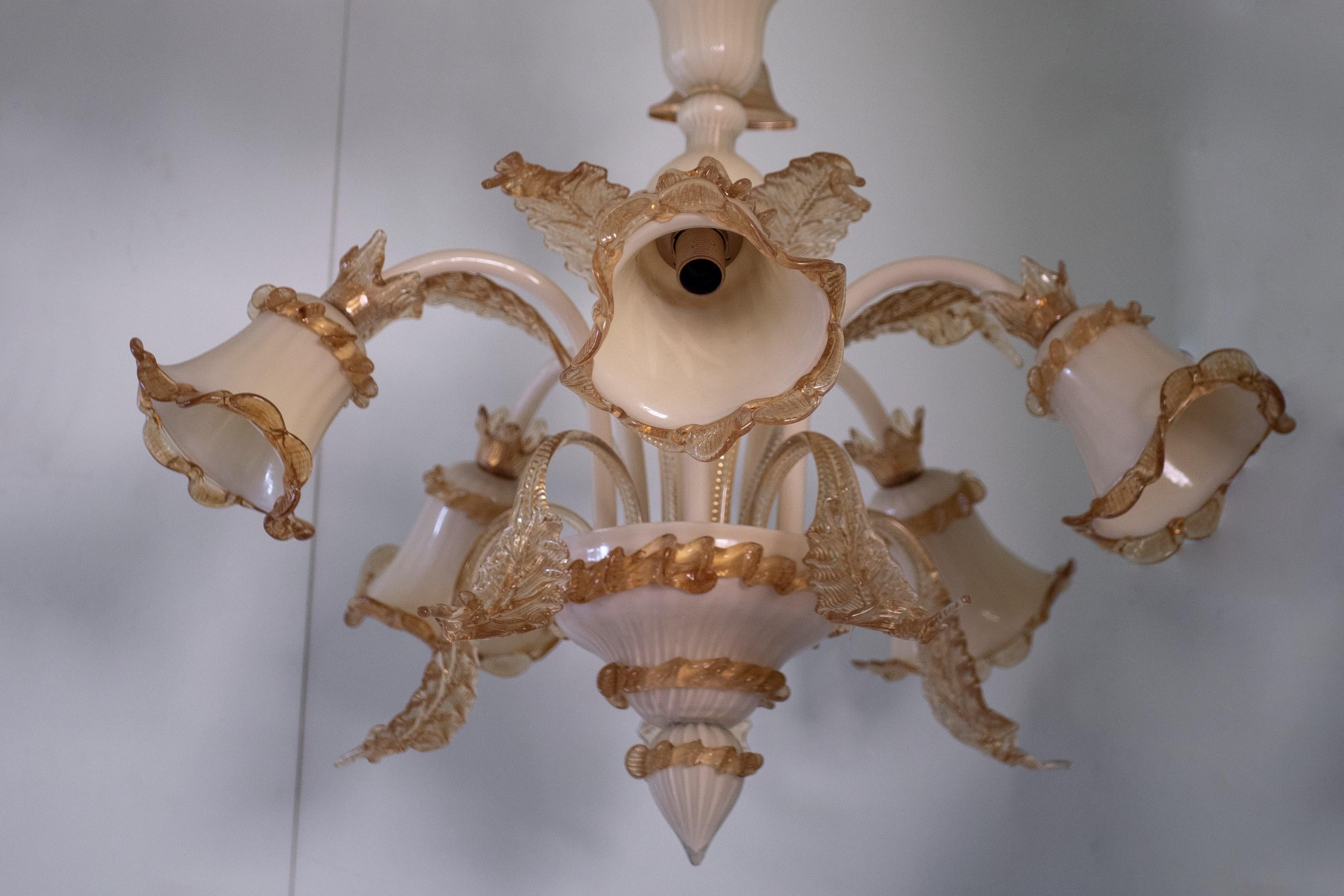 Lampadario in vetro di Murano degli anni '90 realizzato a mano da artigiani italiani In condizioni ottime in vendita a Saonara, IT