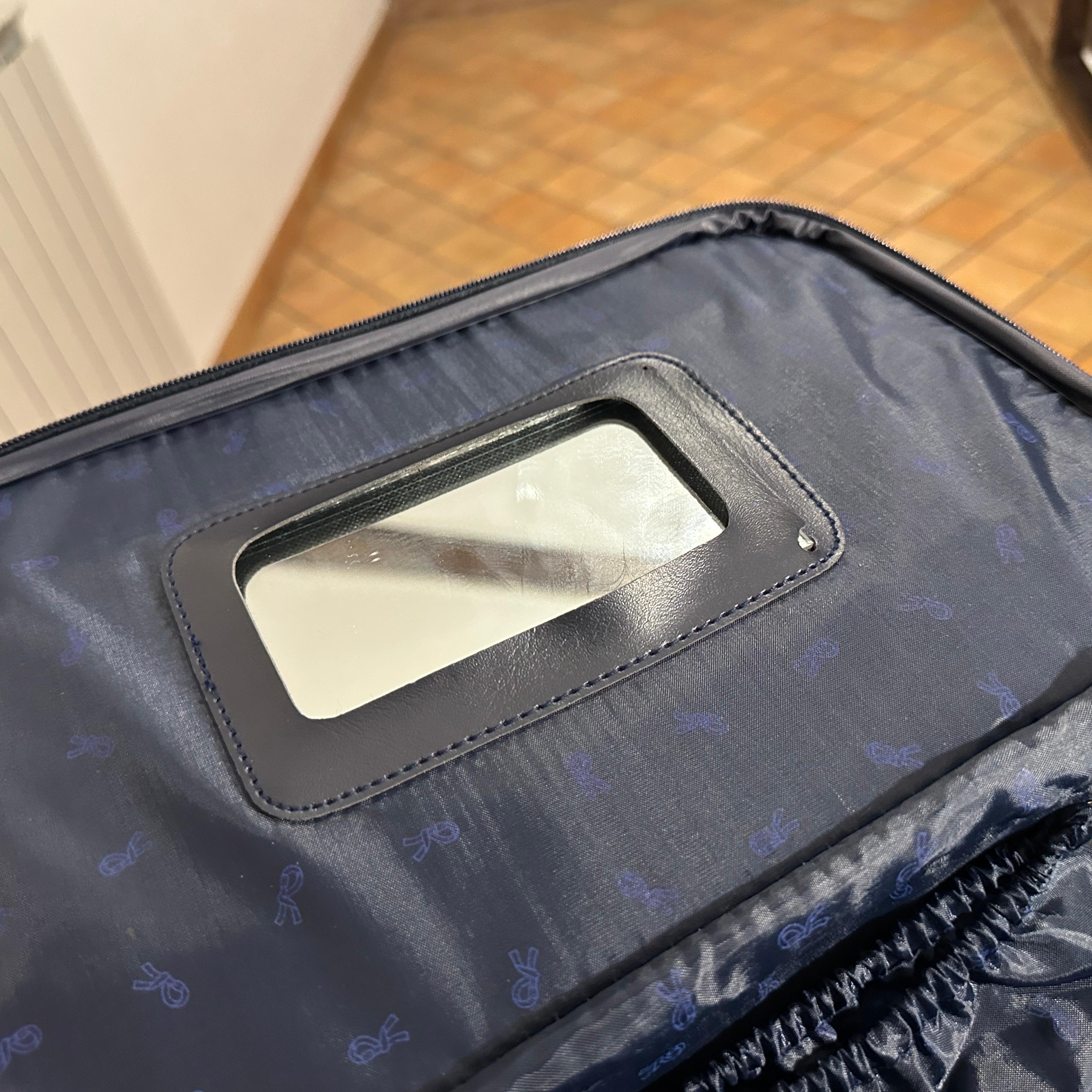 1990 Trousse de beauté en tissu et cuir, jamais utilisée, par Roberta Di Camerino en vente 1