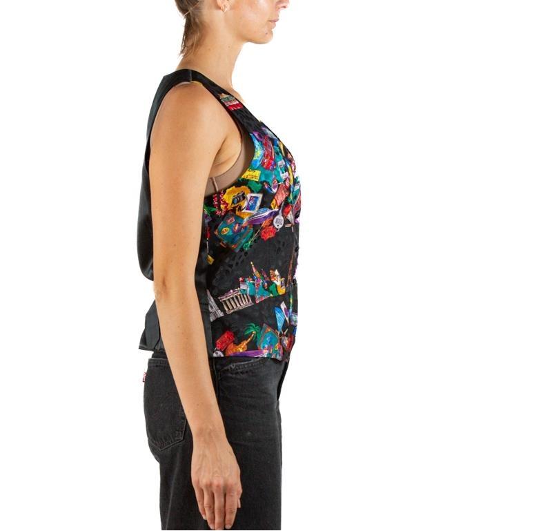1990er Nicole Miller Seide Weste mit Weltreisender-Druck im Angebot 1