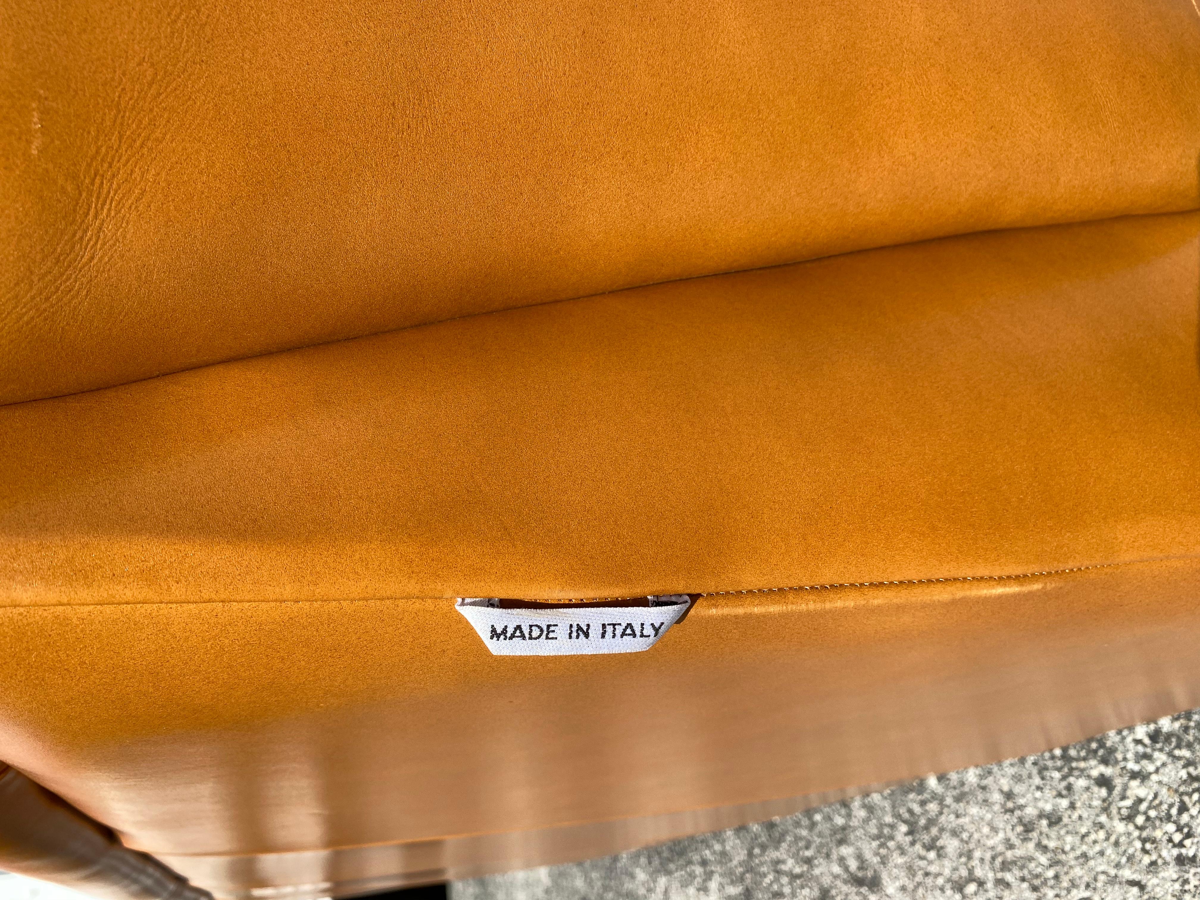 1990s Nicoletti Salotti Post-Modern & Sleek Fine Tan Leather Sofa For Sale 7
