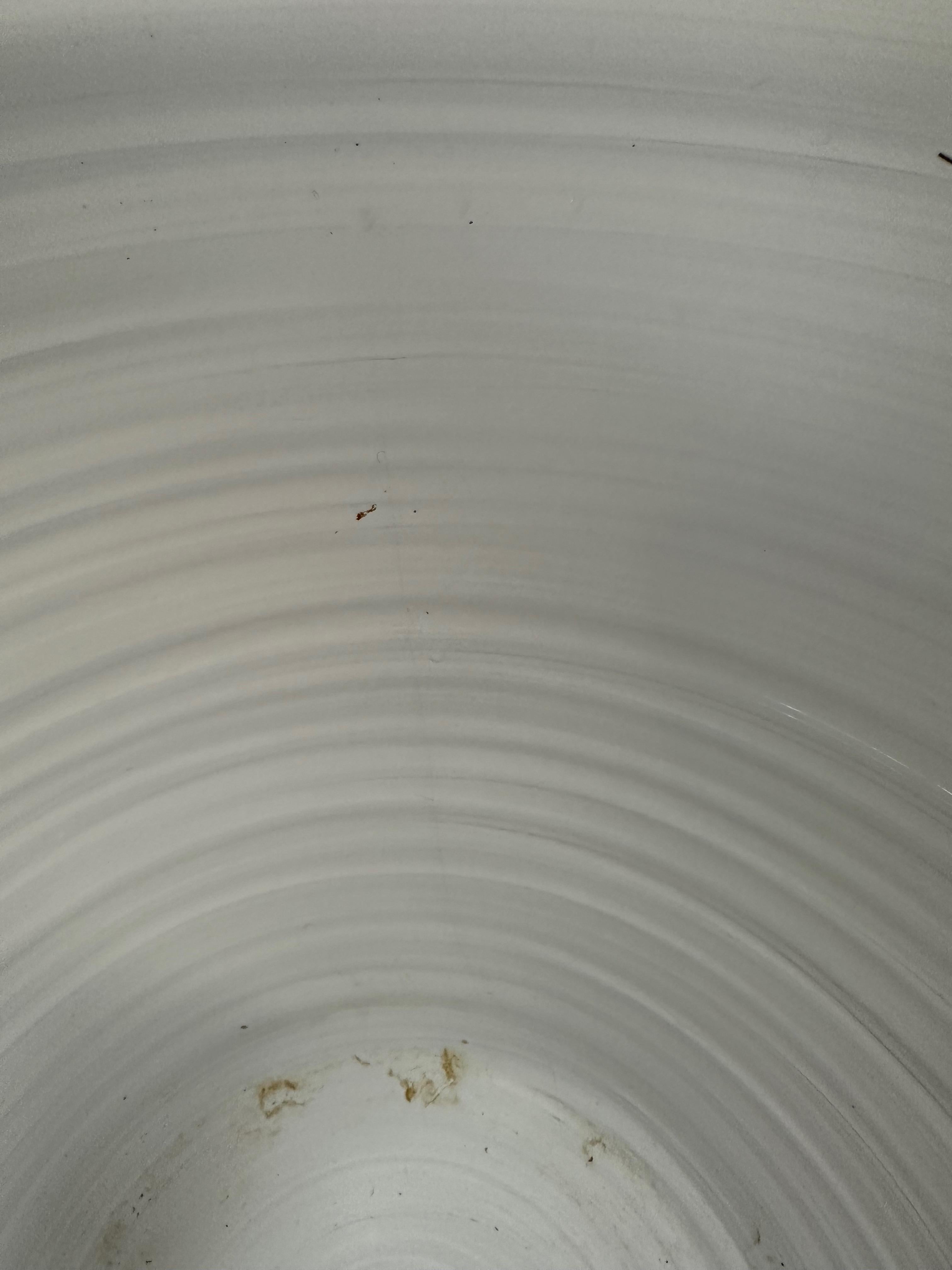 Fioriera grande in ceramica di Nino Parrucca degli anni '90 con colori e scene vivaci in vendita 3