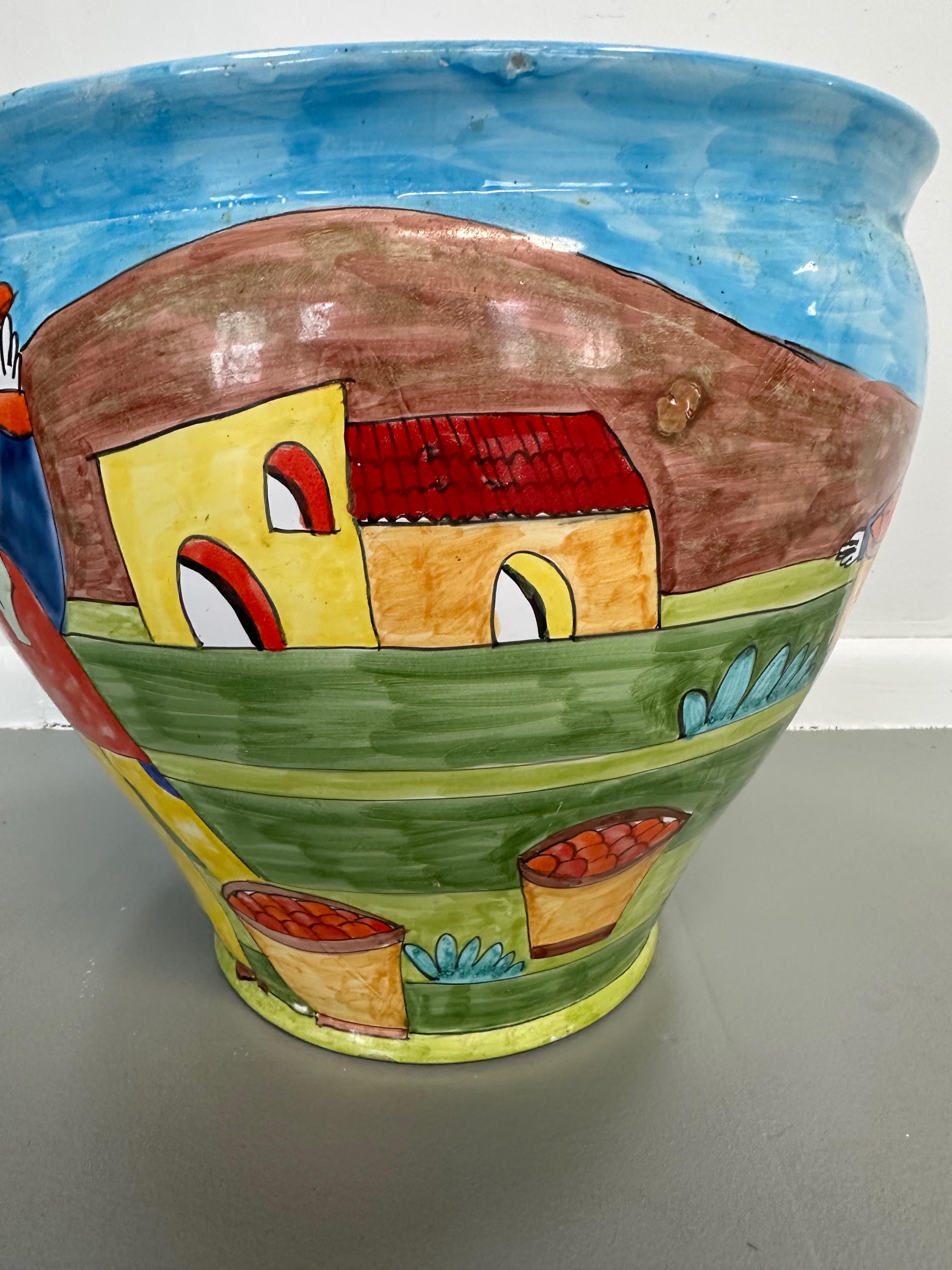 Fioriera grande in ceramica di Nino Parrucca degli anni '90 con colori e scene vivaci In condizioni buone in vendita a Philadelphia, PA