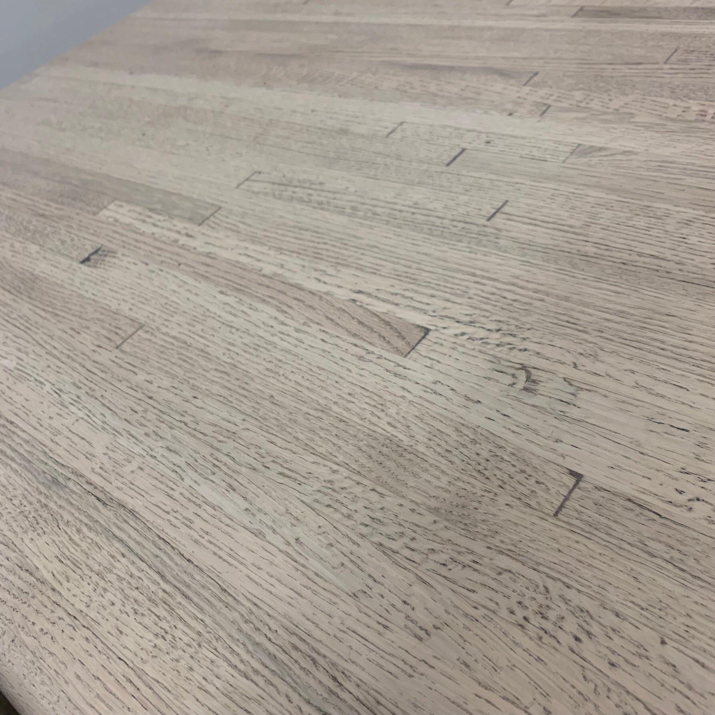 1990s Oak Dining Table In Good Condition In Los Angeles, CA