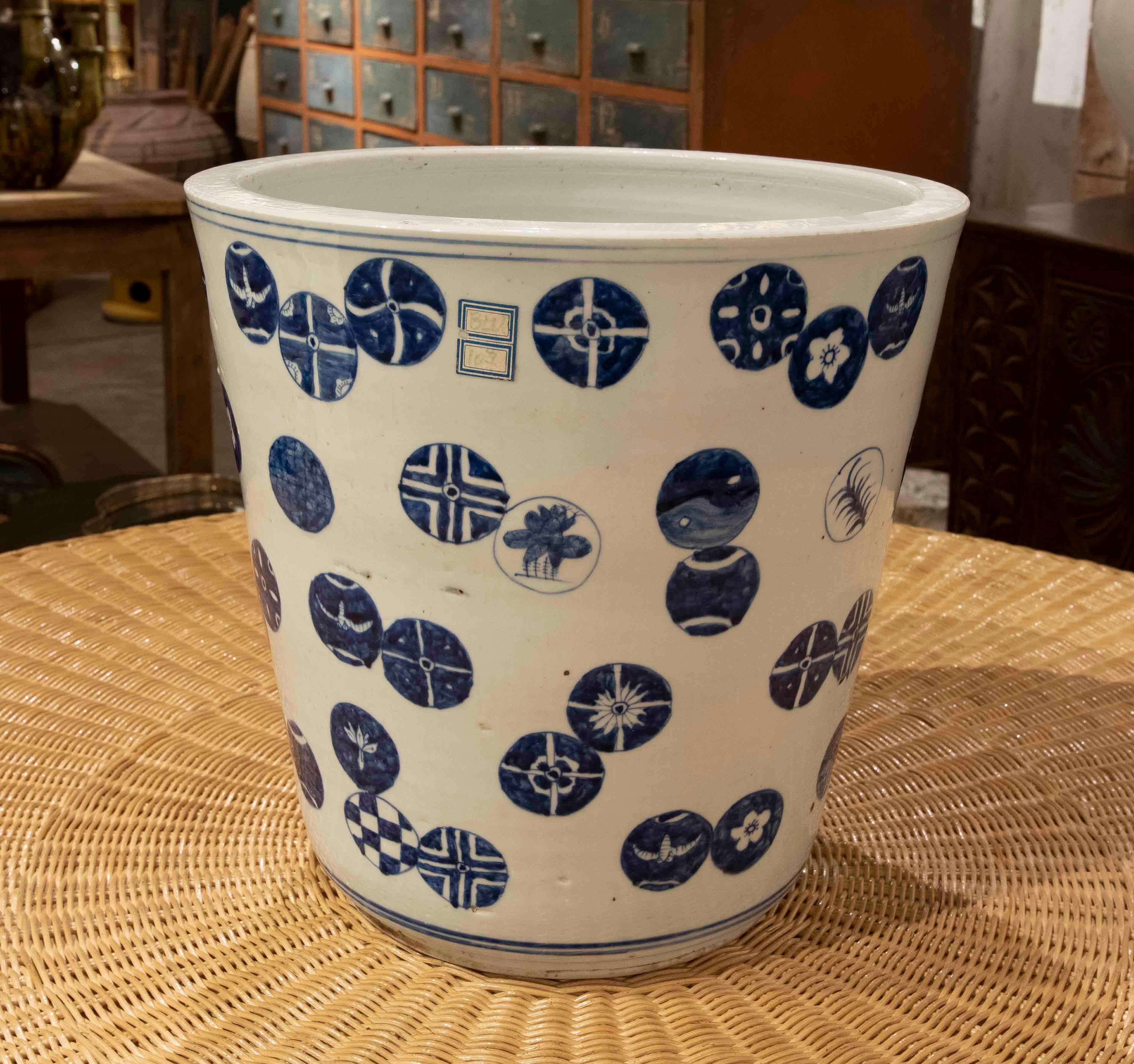 1990s Orientalist Glazed Ceramic Flowerpot Stand For Sale 10