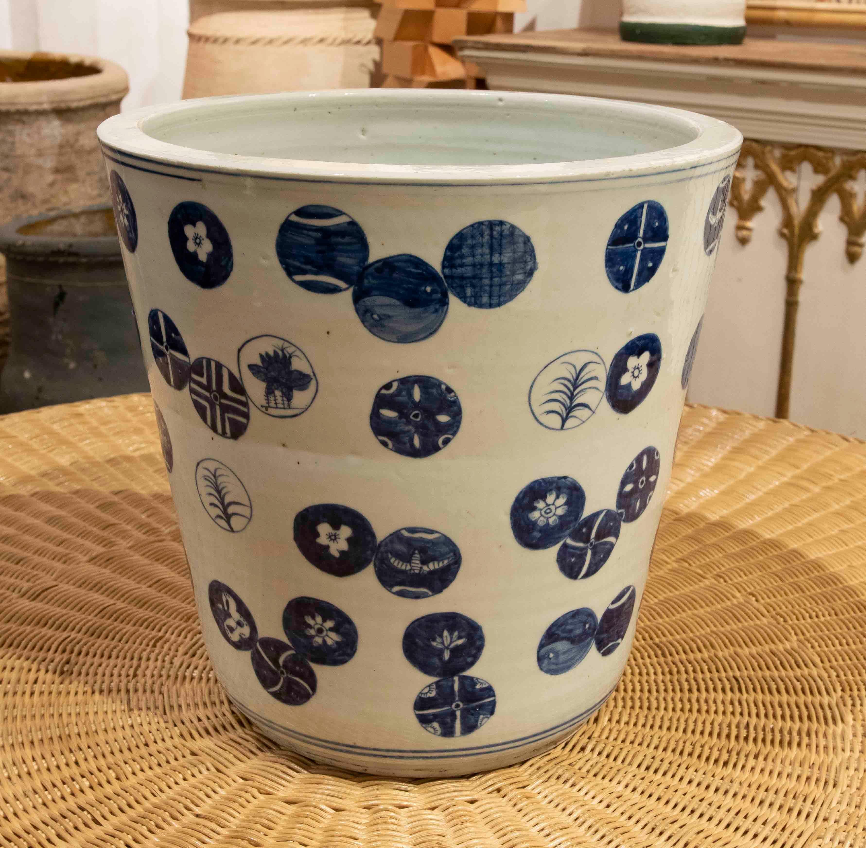 1990s Orientalist Glazed Ceramic Flowerpot Stand In Good Condition For Sale In Marbella, ES
