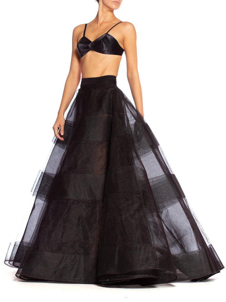 1990s Trained Oscar de la Renta Black Gown