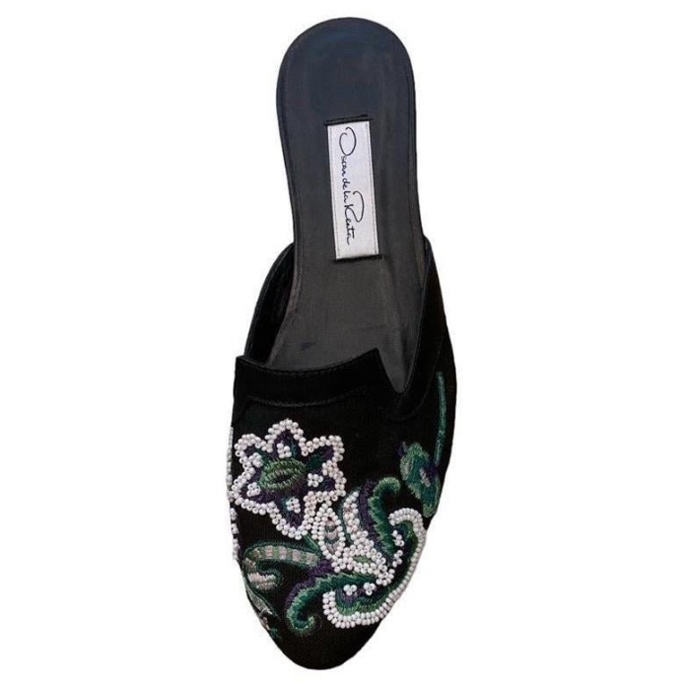 1990S OSCAR DE LA RENTA Zapatillas planas con diseño floral de abalorios en blanco y negro D en venta