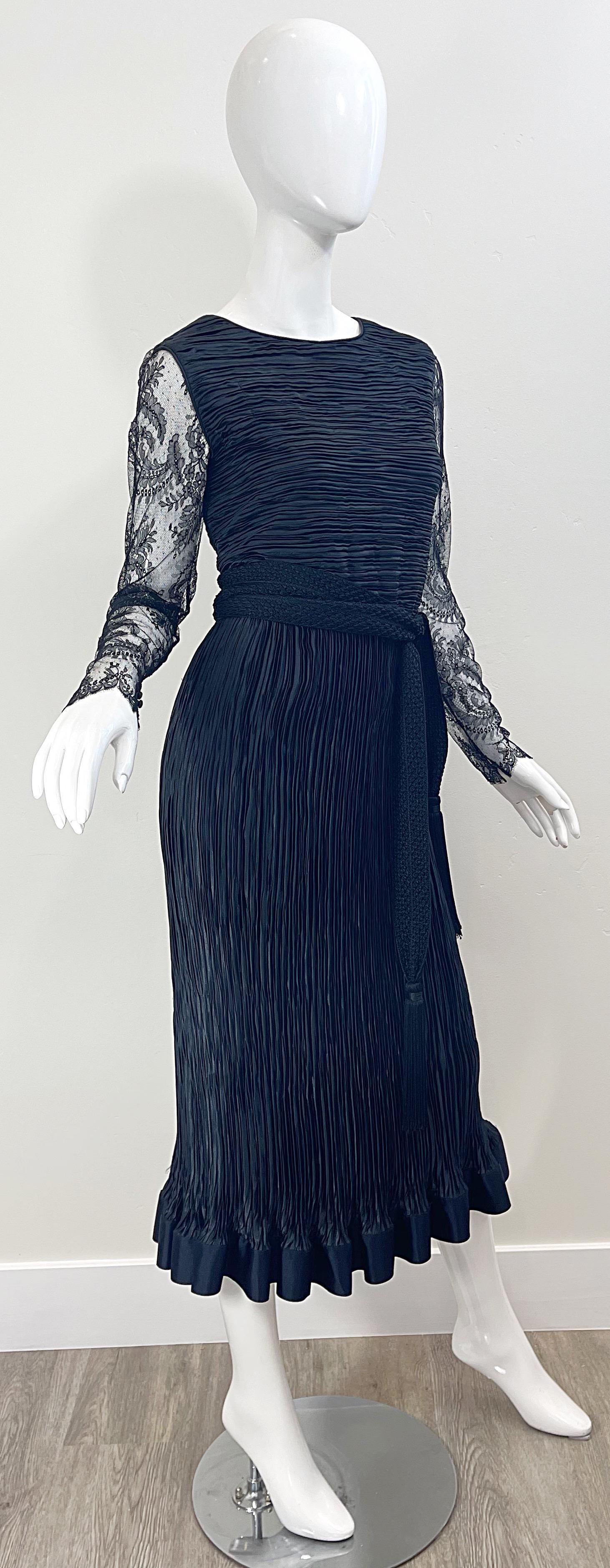 1990s Oscar de la Renta Sz 10 / 12 Black Fortuny French Lace Vintage 90s Dress For Sale 5