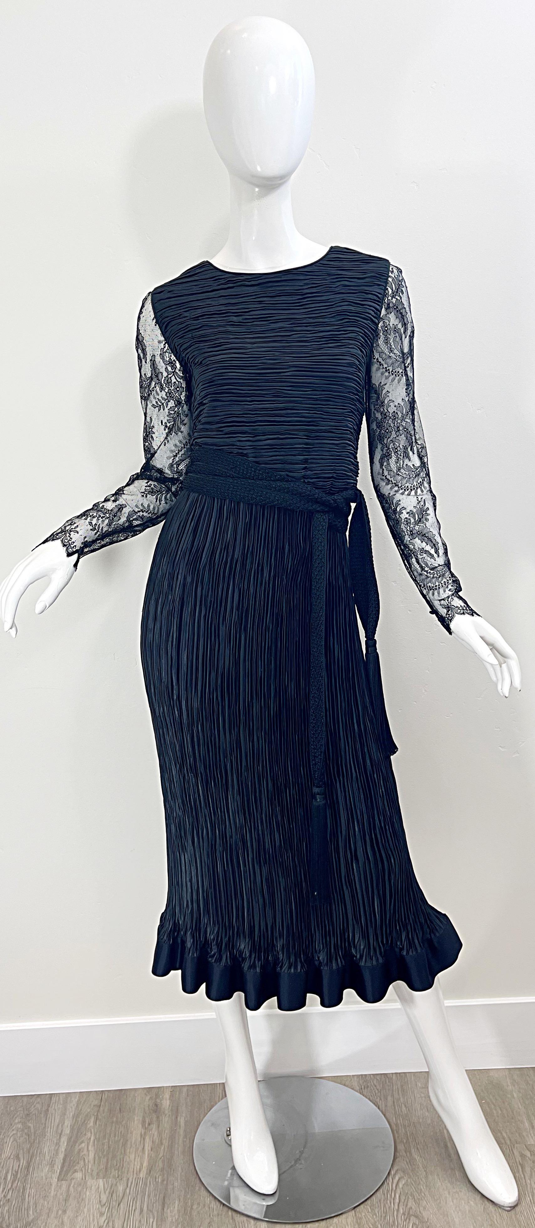 1990s Oscar de la Renta Sz 10 / 12 Black Fortuny French Lace Vintage 90s Dress For Sale 2