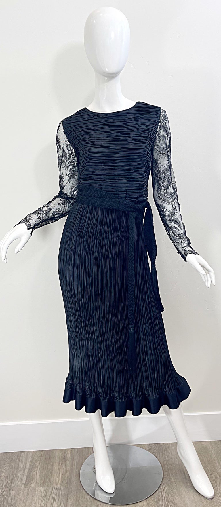 1990s Oscar de la Renta Sz 10 / 12 Black Fortuny French Lace Vintage 90s  Dress For Sale at 1stDibs | 90s lace dress, oscar de la renta 90s, oscar de  la