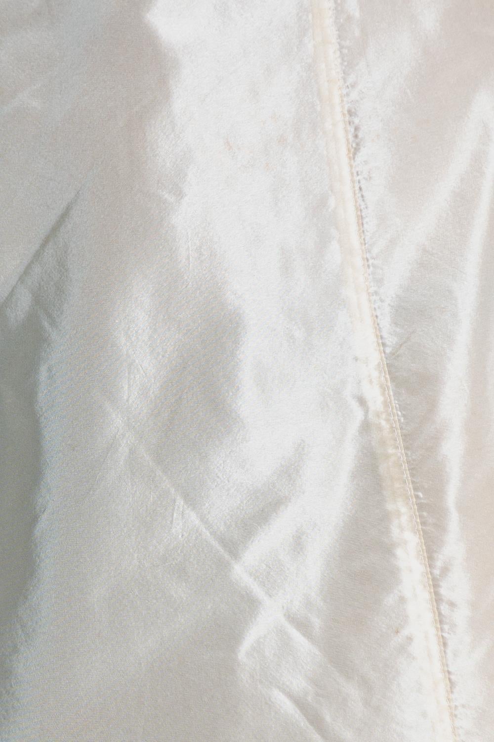 Abito da cocktail 1990S Ozbek Pearl White Rayon in vendita 2