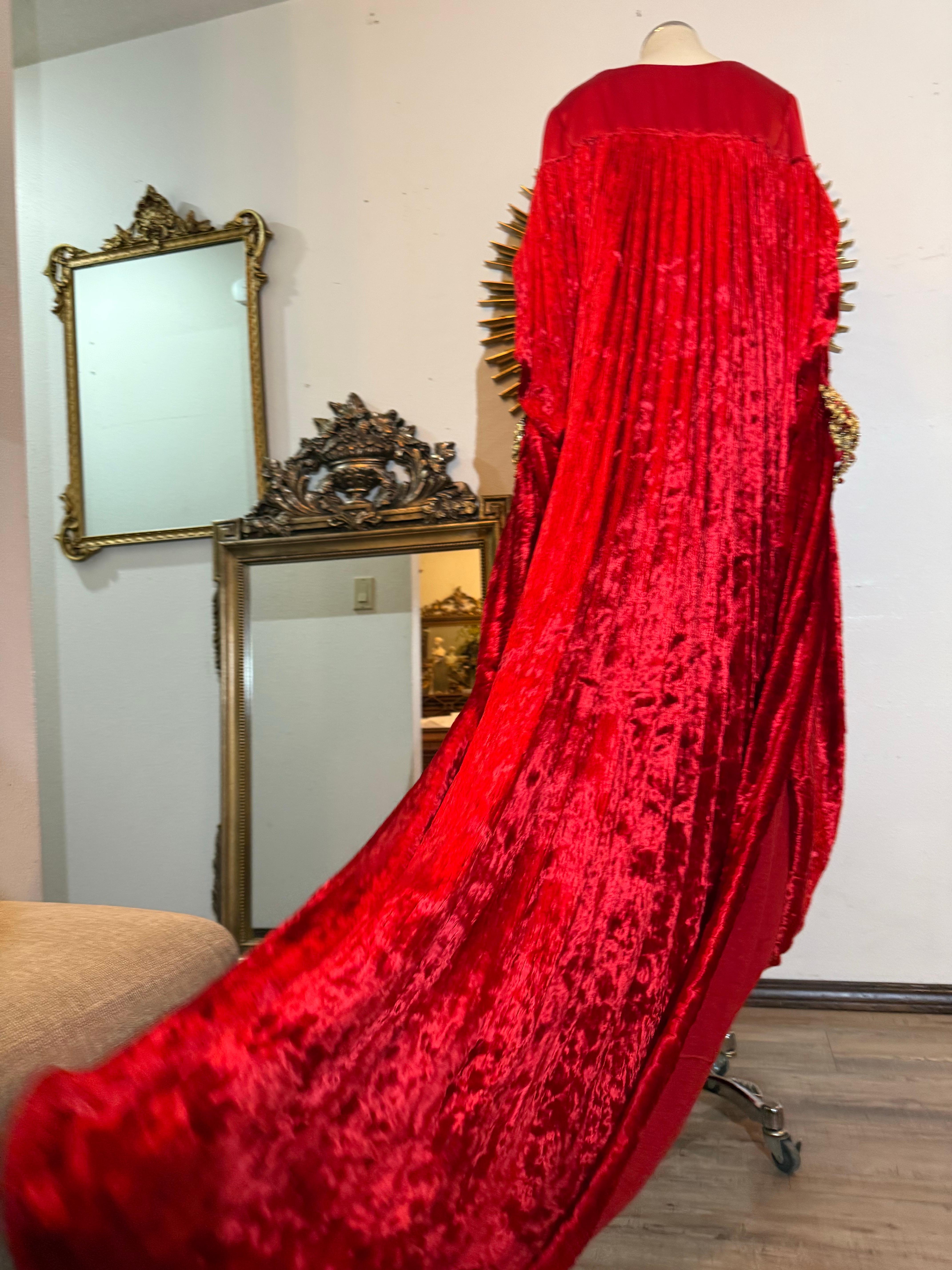 1990er Paco Rabanne Haute Couture Kardinalroter Kaftan aus zerknittertem Samt mit Juwelenmanschette im Angebot 10