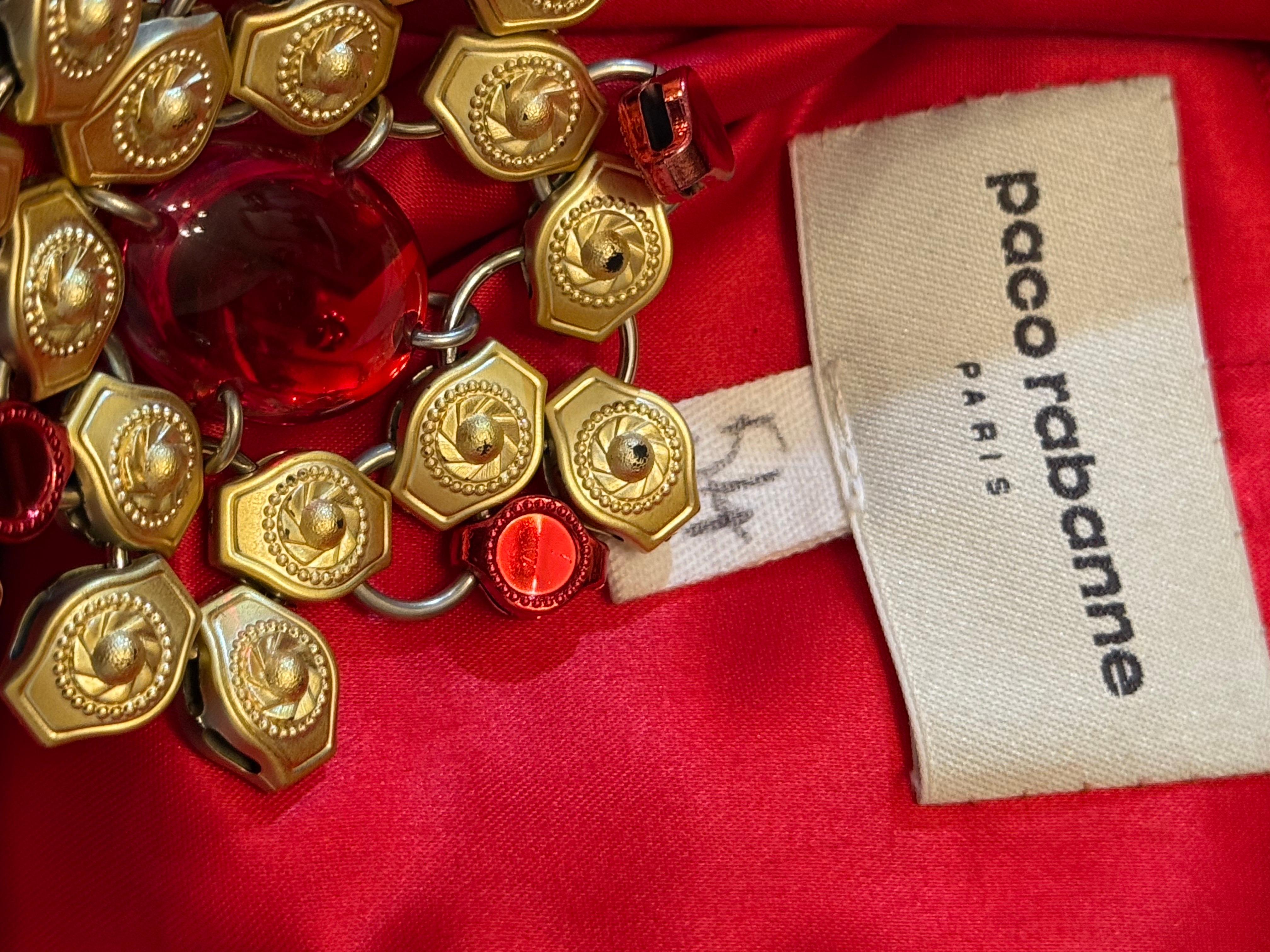 1990er Paco Rabanne Haute Couture Kardinalroter Kaftan aus zerknittertem Samt mit Juwelenmanschette im Angebot 14