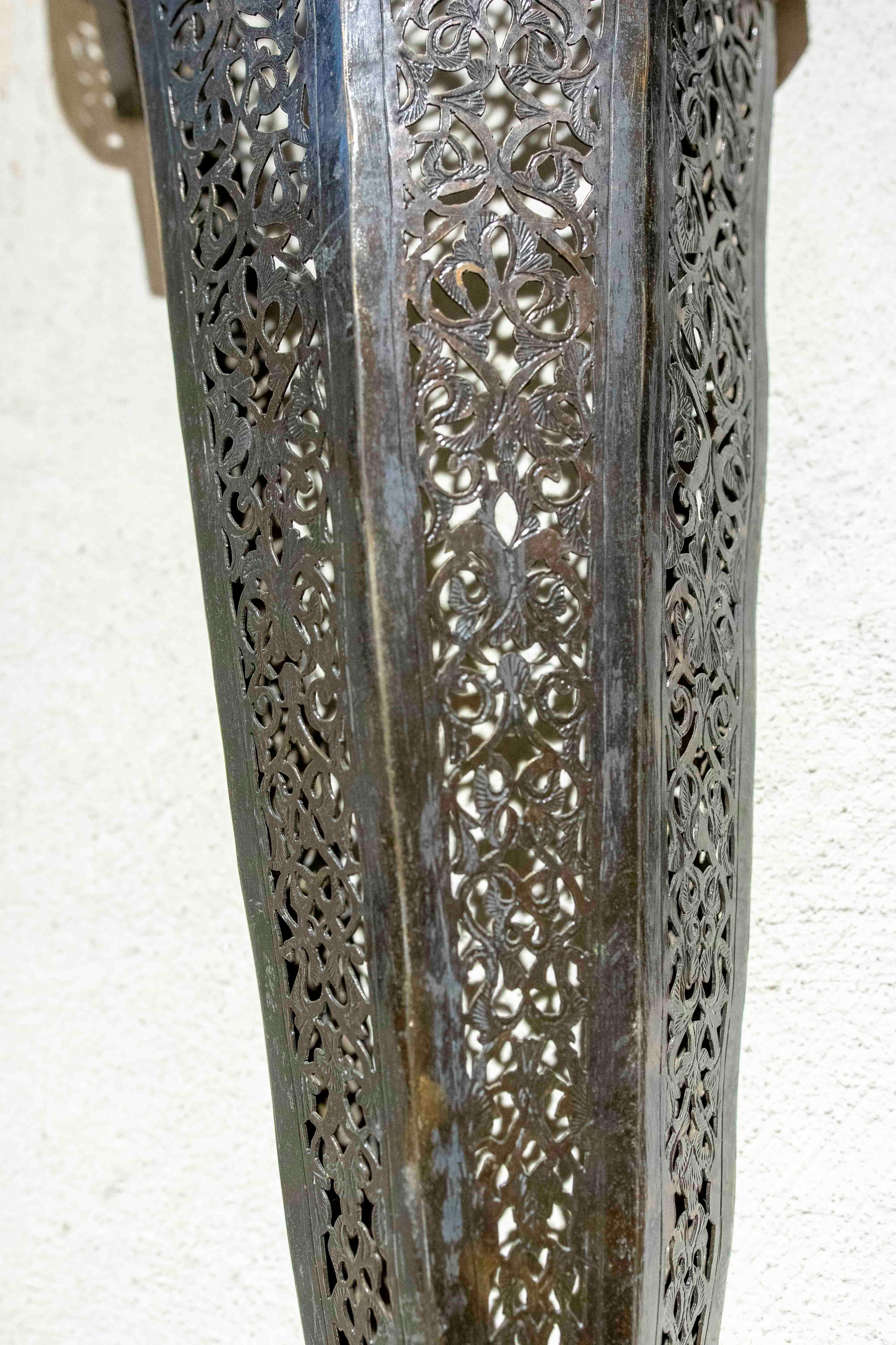 1990s Pair of Arabian Style Wall Sconces in Openwork Metal For Sale 9