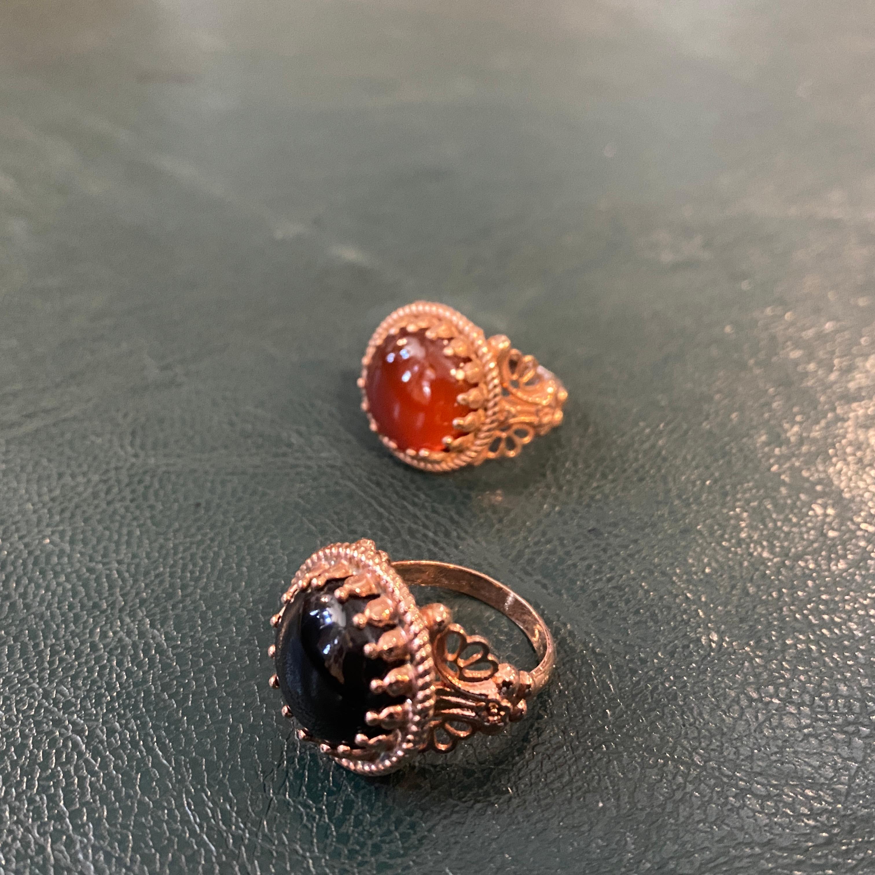 Cabochon 1990s Pair of  Bronze Onyx and Carnelian Italian Cocktail Rings by Anomis For Sale