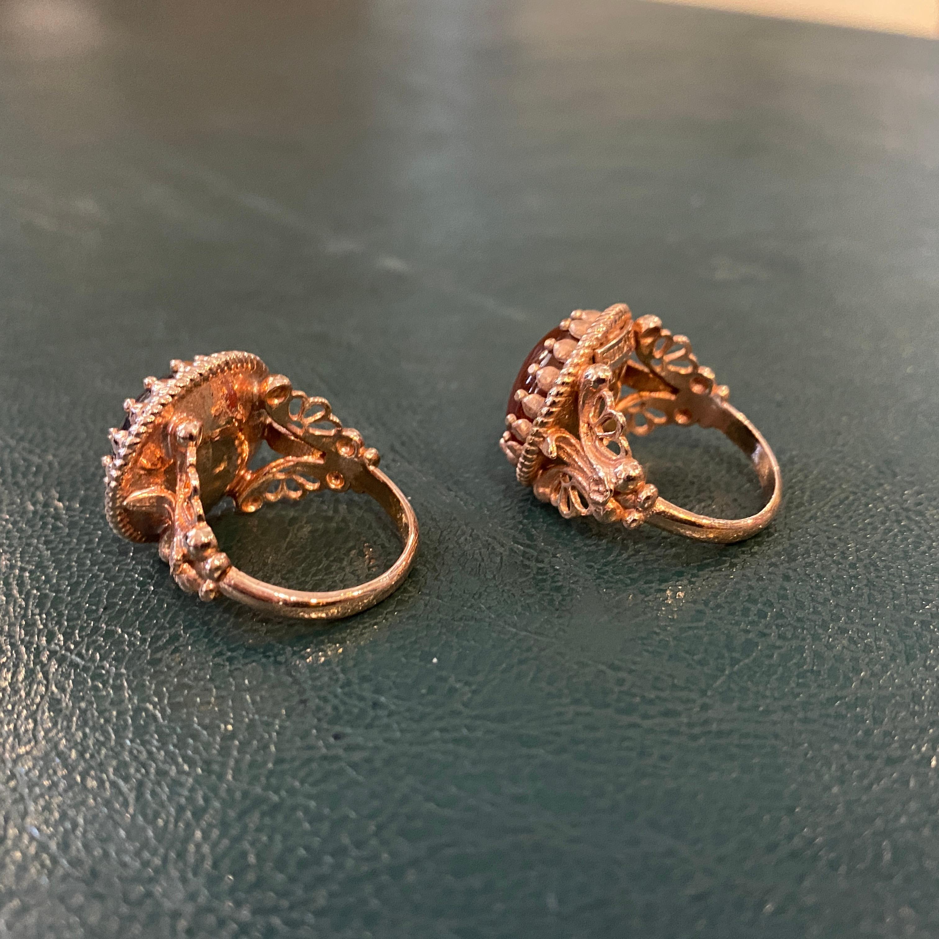1990s Pair of  Bronze Onyx and Carnelian Italian Cocktail Rings by Anomis In New Condition For Sale In Aci Castello, IT