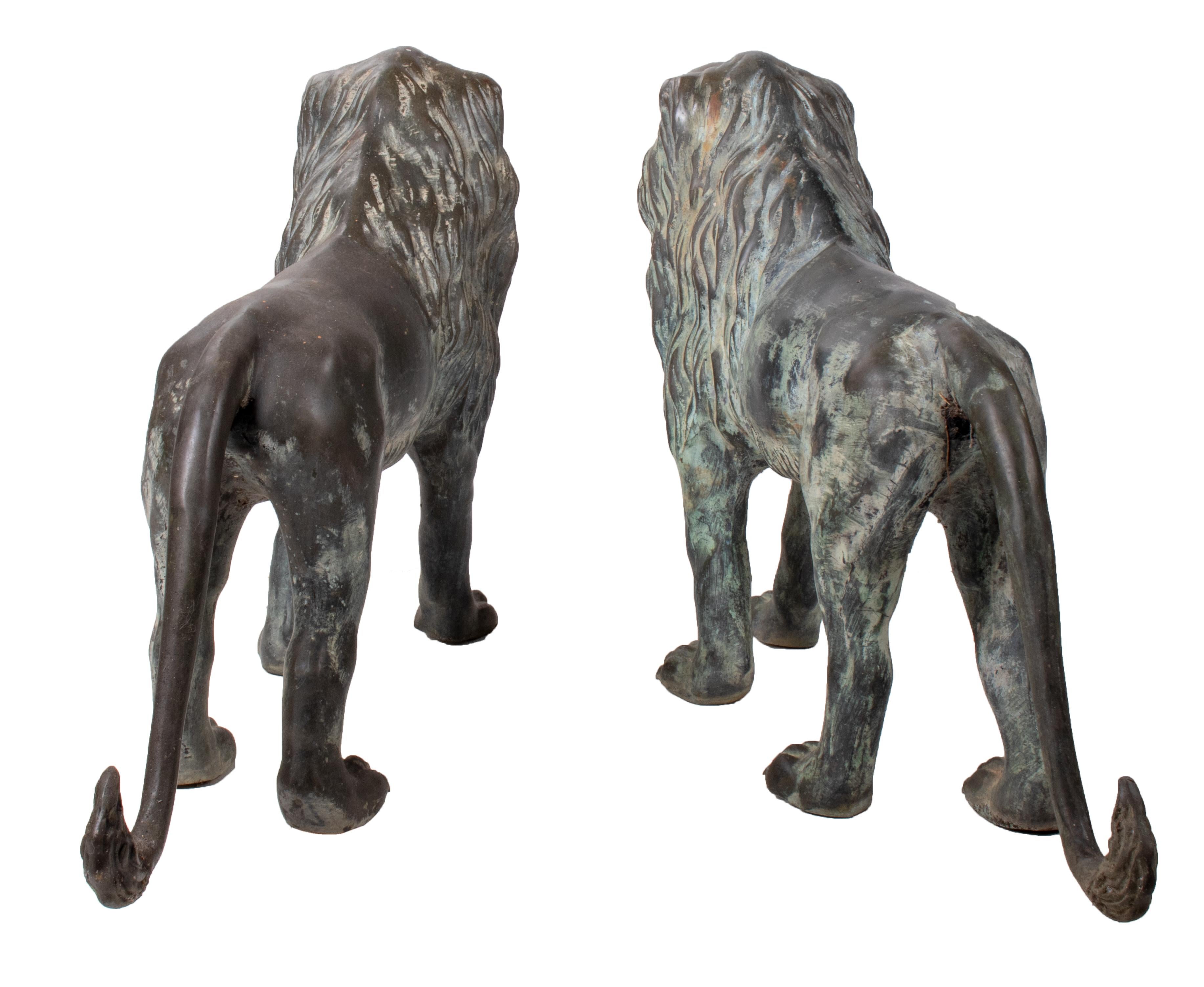 1990s Pair of Bronze Standing Lions with Open Mouths In Good Condition For Sale In Marbella, ES