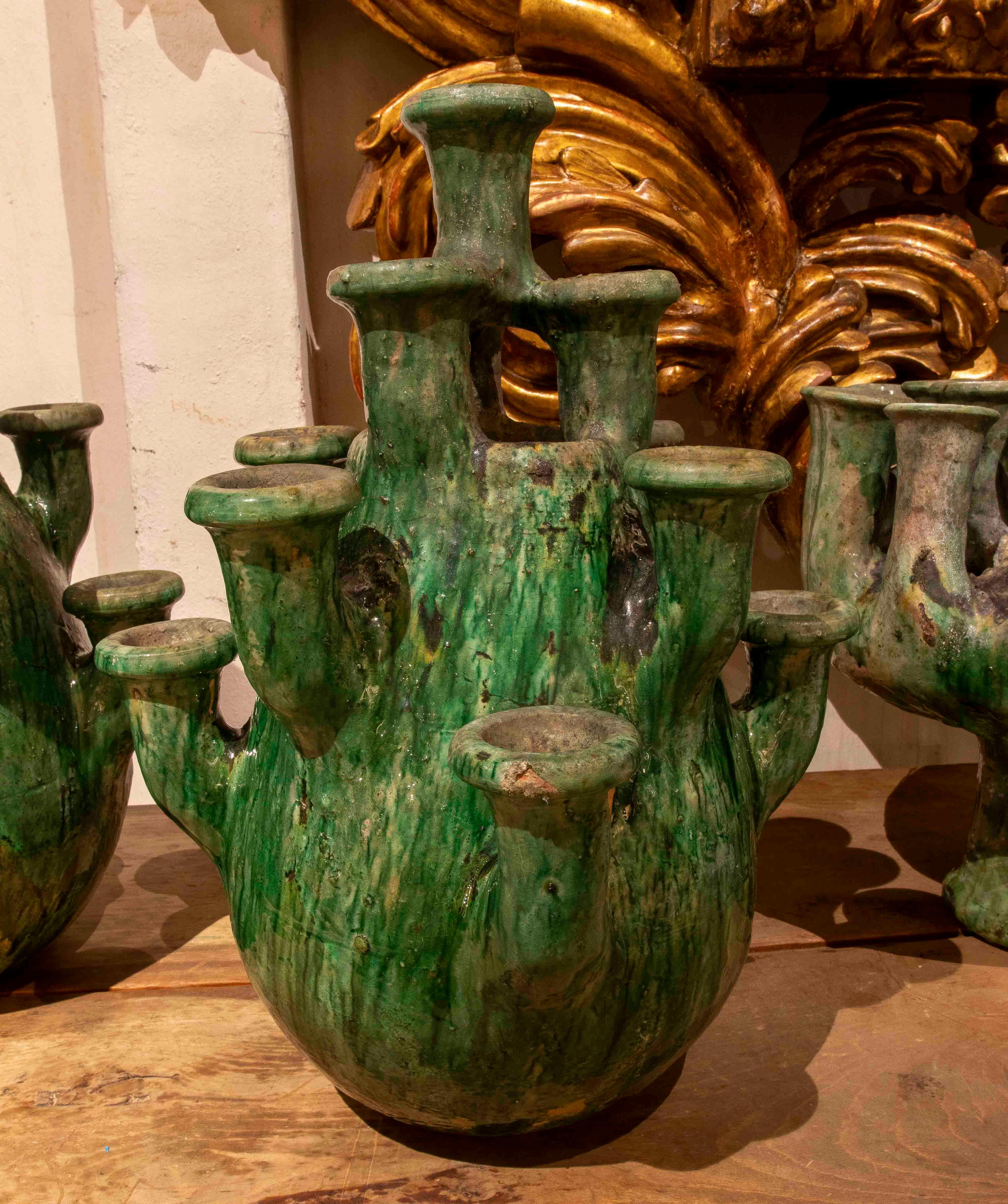 Pareja de jarrones esmaltados artesanales de los años 90 en tonos verdes Glaseado en venta