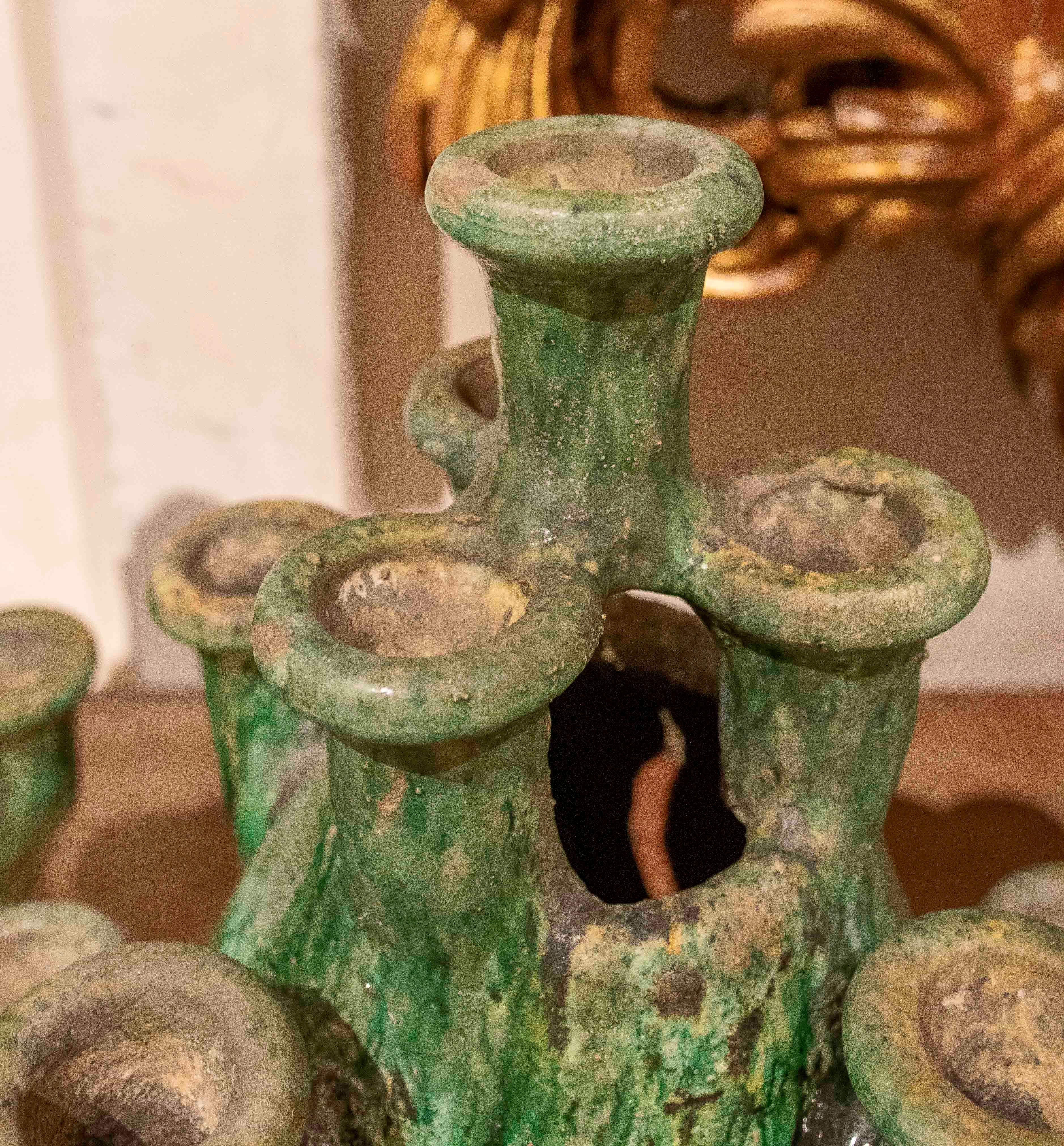 Pareja de jarrones esmaltados artesanales de los años 90 en tonos verdes Cerámico en venta