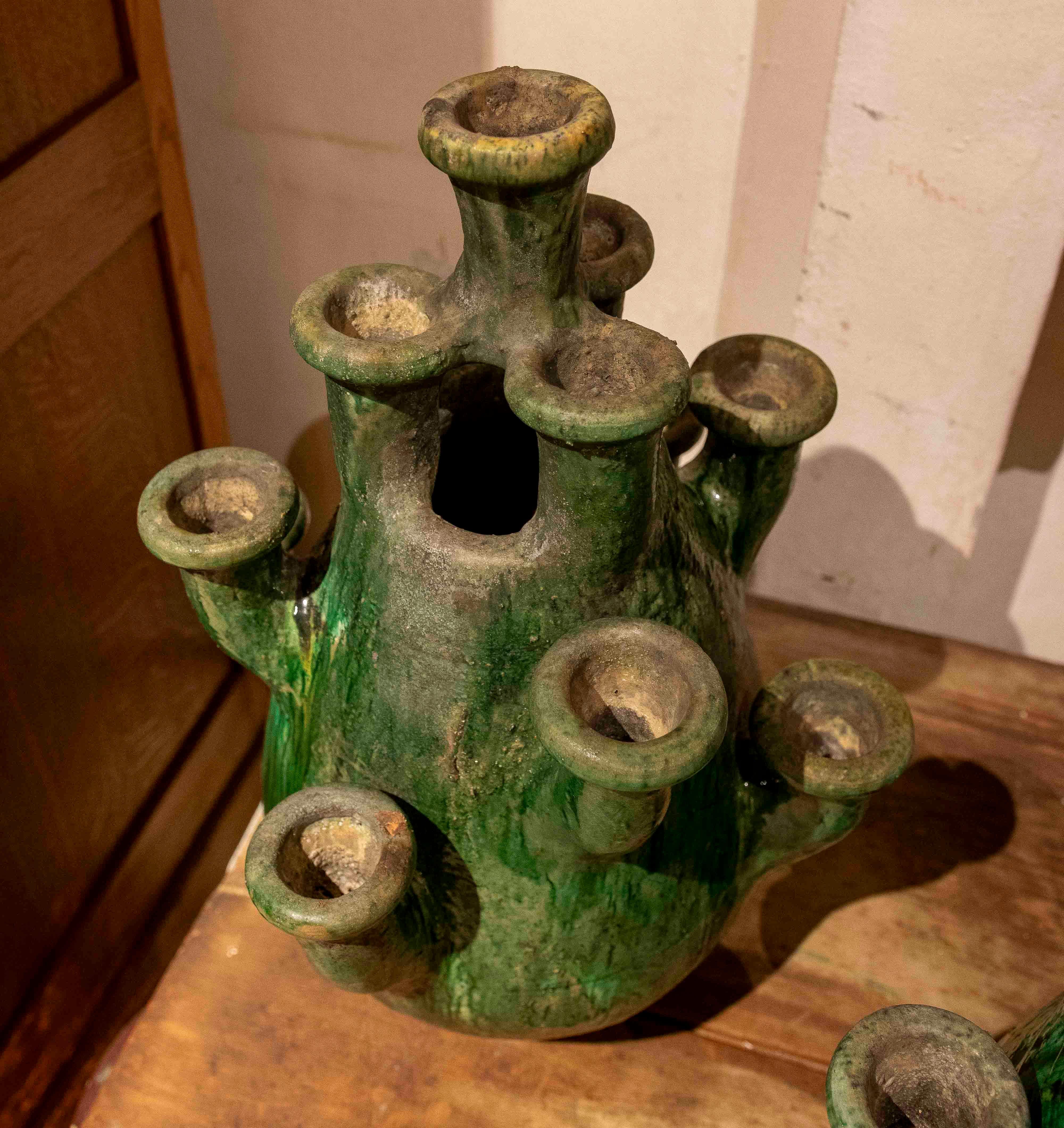 Pareja de jarrones esmaltados artesanales de los años 90 en tonos verdes en venta 1