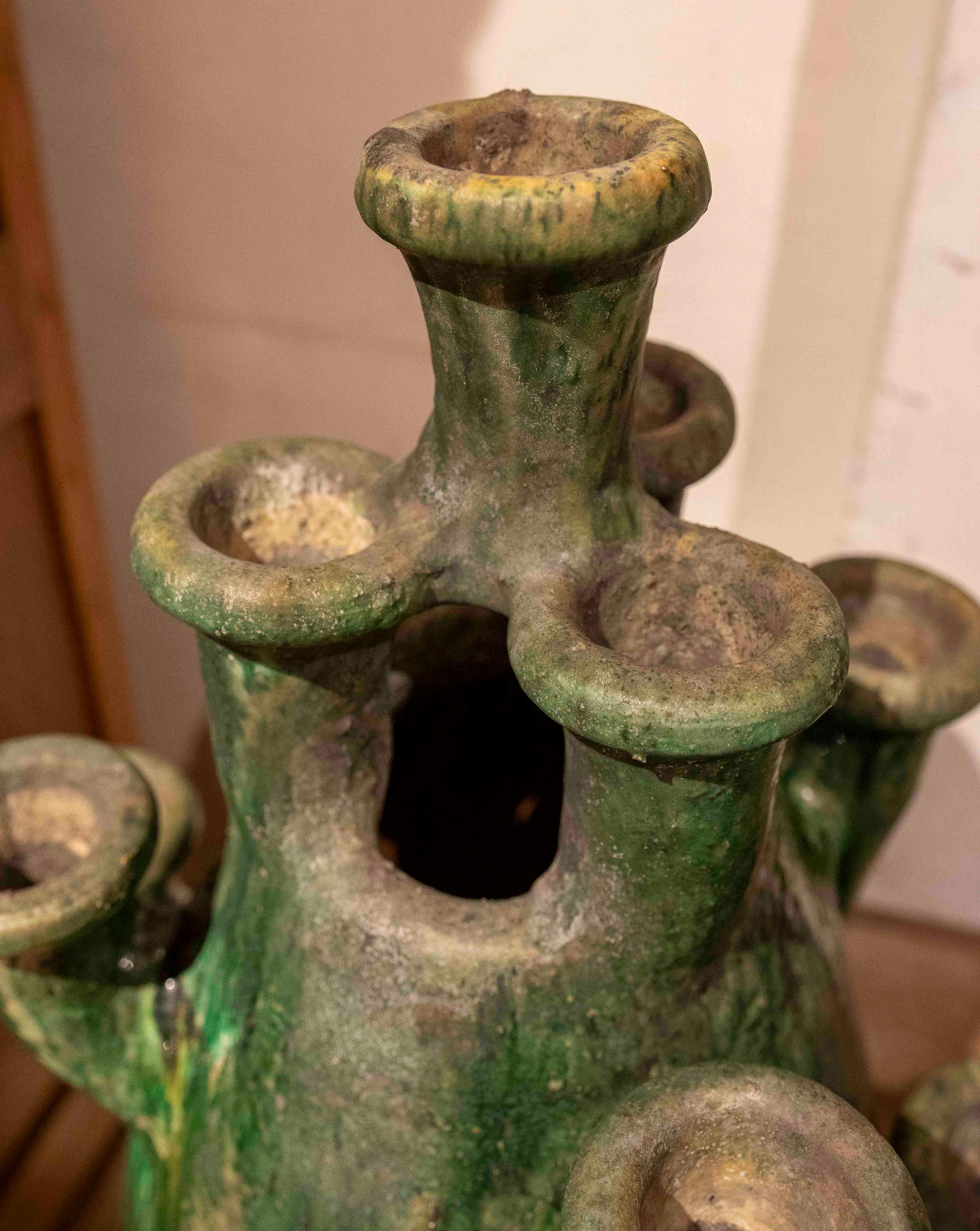 Pareja de jarrones esmaltados artesanales de los años 90 en tonos verdes en venta 2