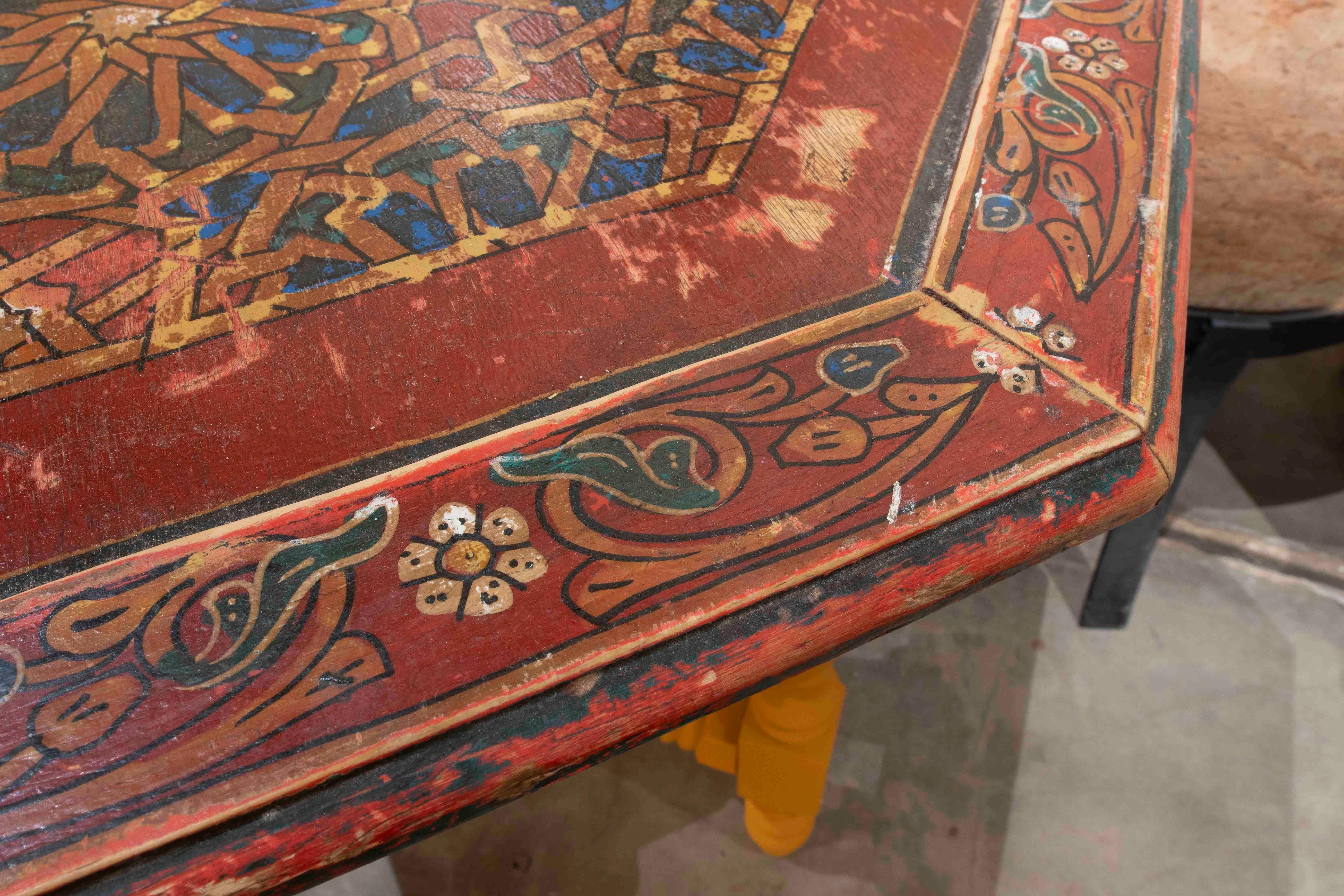 1990s Pair of Handcrafted Octagonal Tables – Traditional Mexican Design For Sale 5