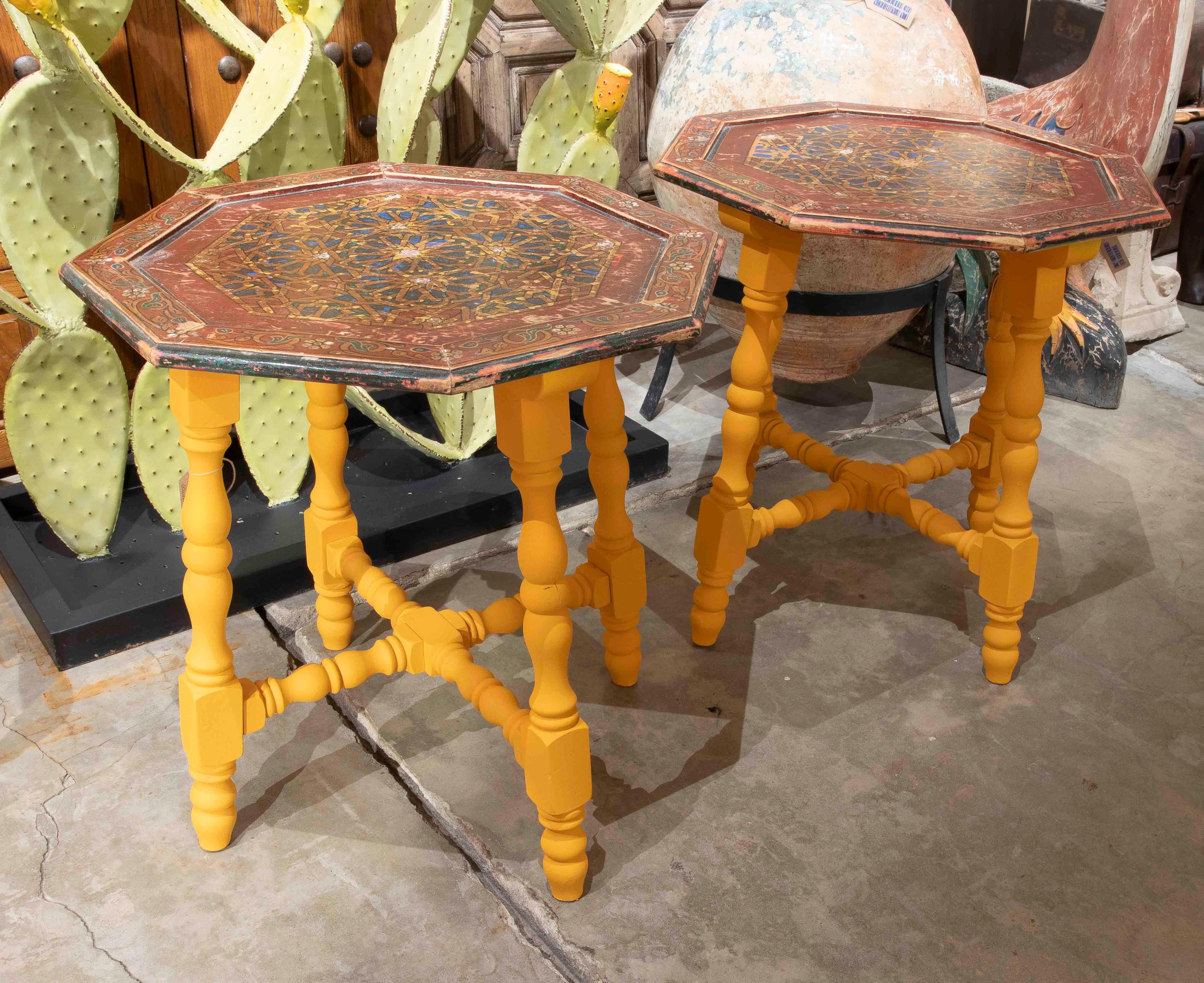 1990s Pair of Handcrafted Octagonal Tables – Traditional Mexican Design In Good Condition For Sale In Marbella, ES
