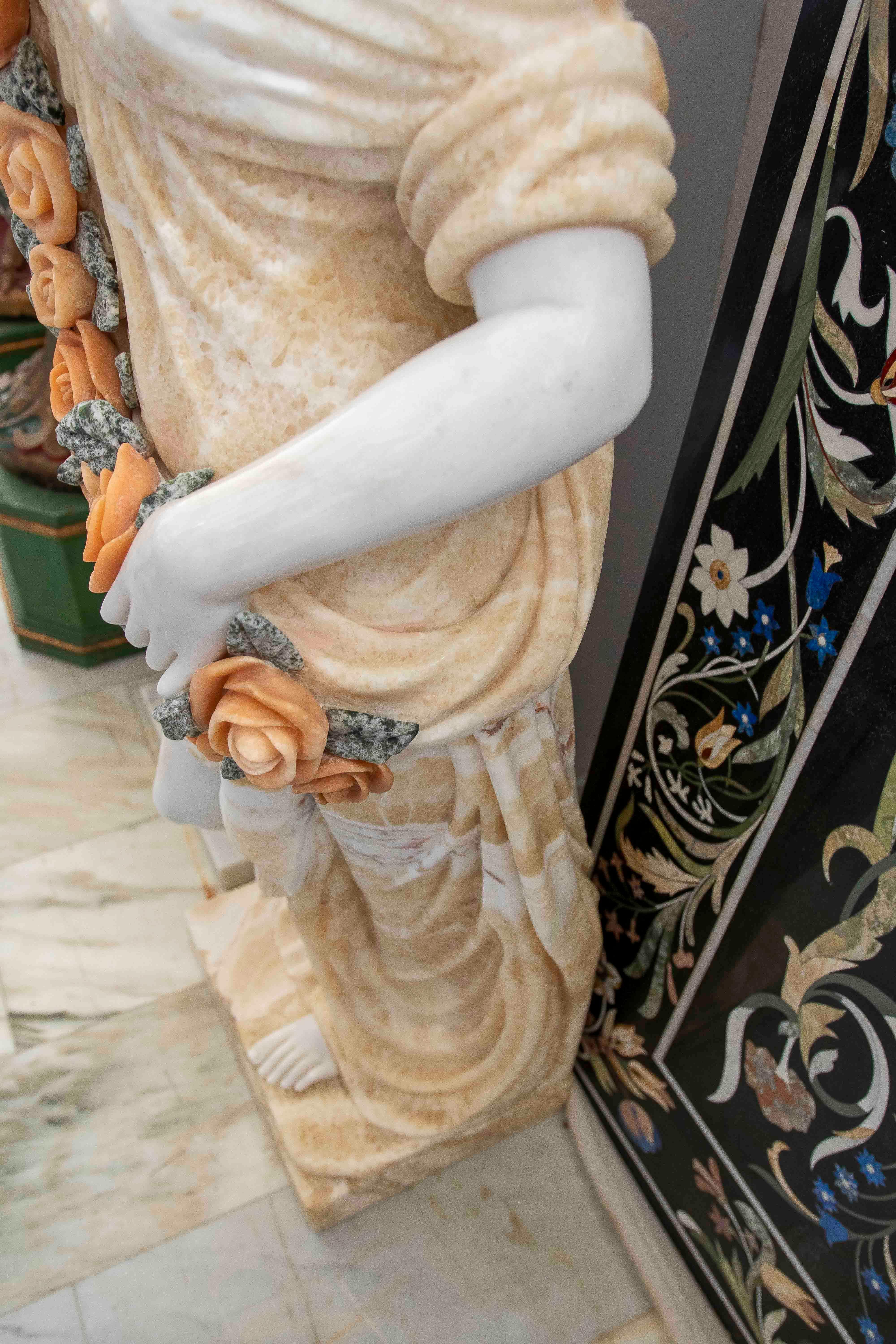 1990s Pair of Marble Sculptures Depicting Allegories of Spring For Sale 3