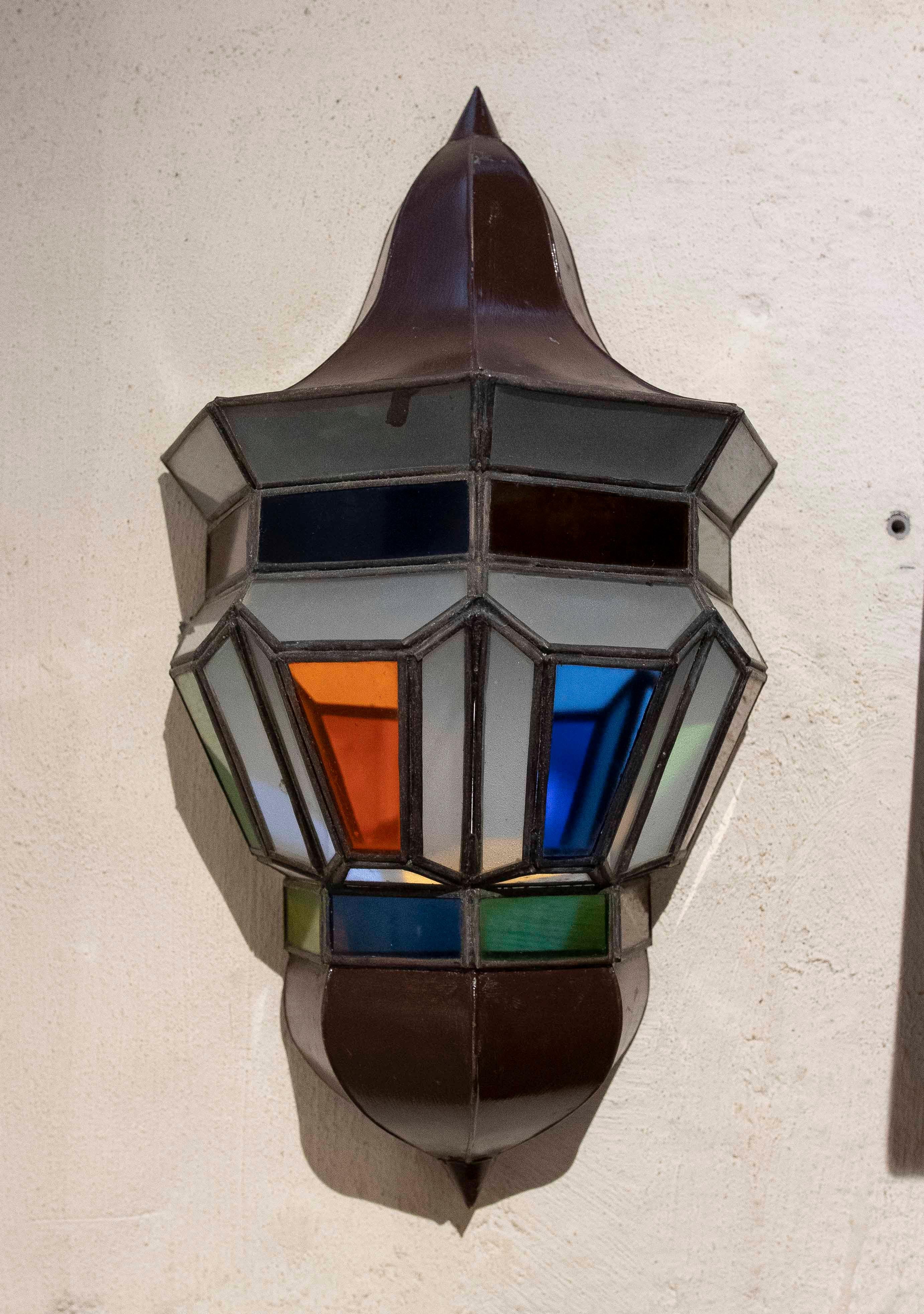 Pareja de apliques metálicos con vidrieras de los años 90 en Bueno estado para la venta en Marbella, ES
