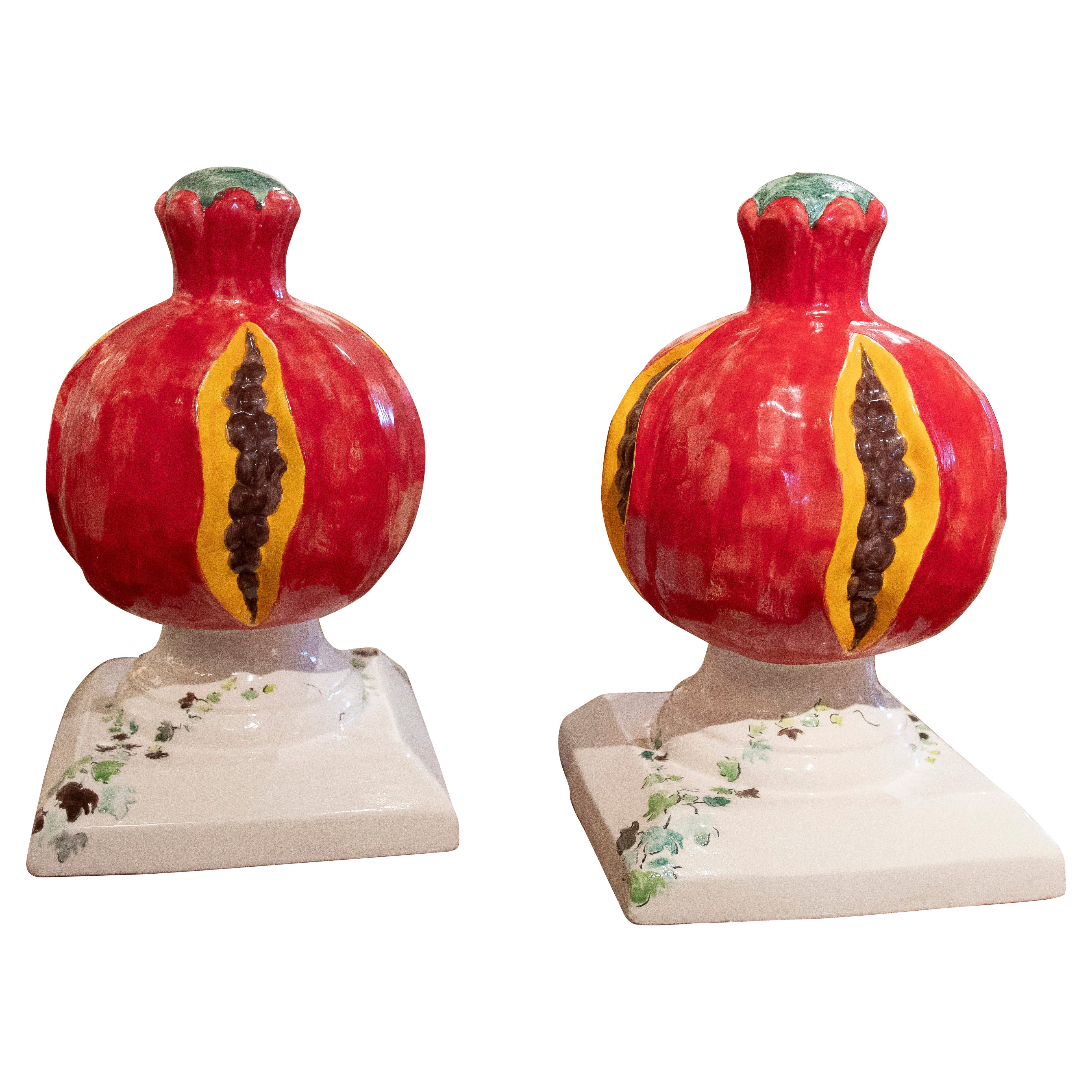 1990s Pair of Pomegranate-Shaped Ceramic Sculptures on a Painted Base For Sale