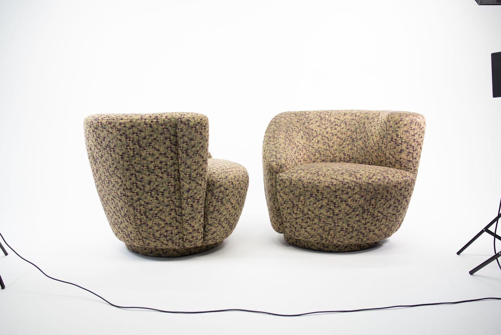 Fin du 20e siècle 1990 Paire de chaises pivotantes en tissu à motifs en vente
