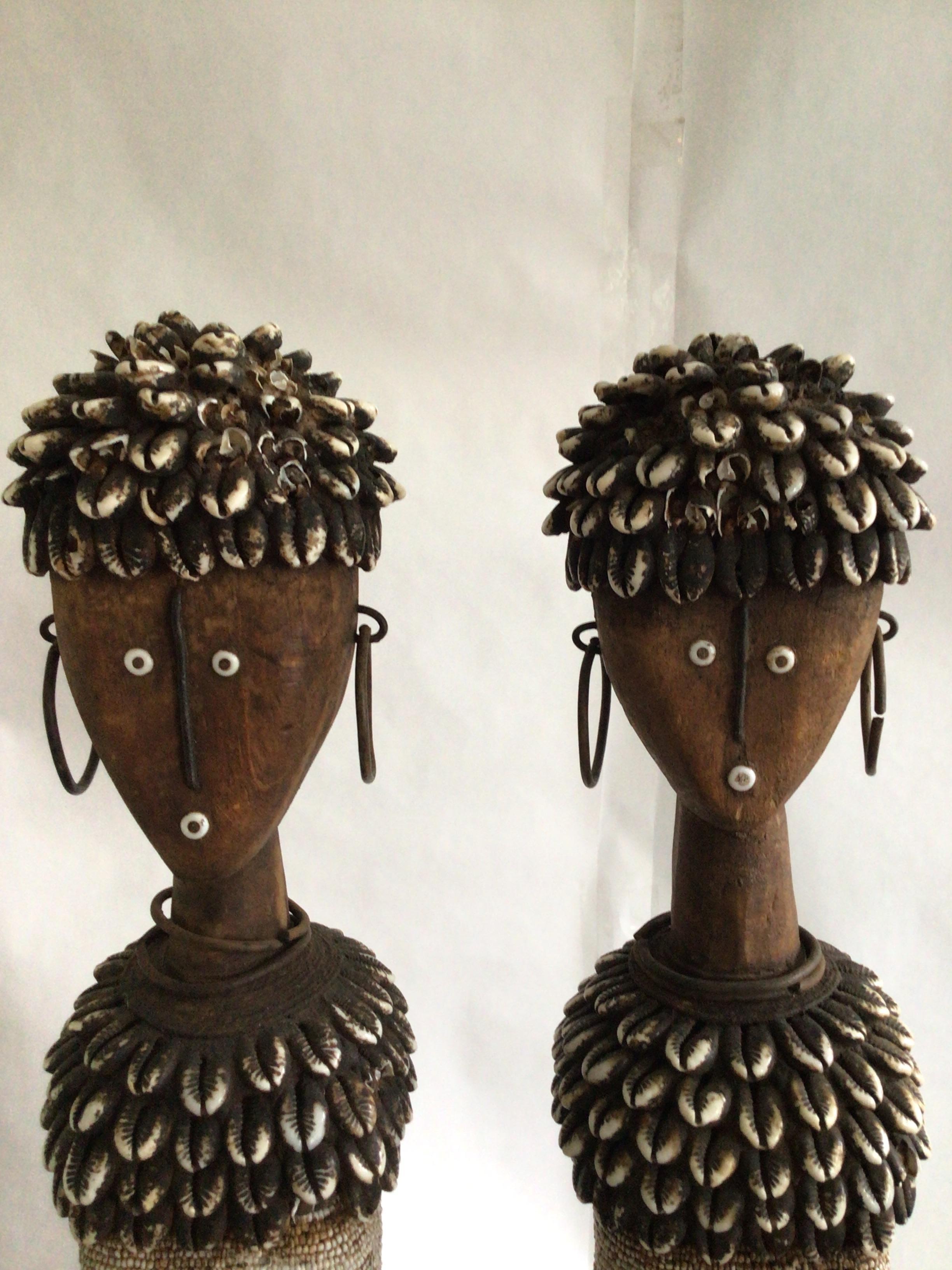 1990s Pair of Wood And Shells Beaded Namji Dolls On Wood Bases In Good Condition For Sale In Tarrytown, NY